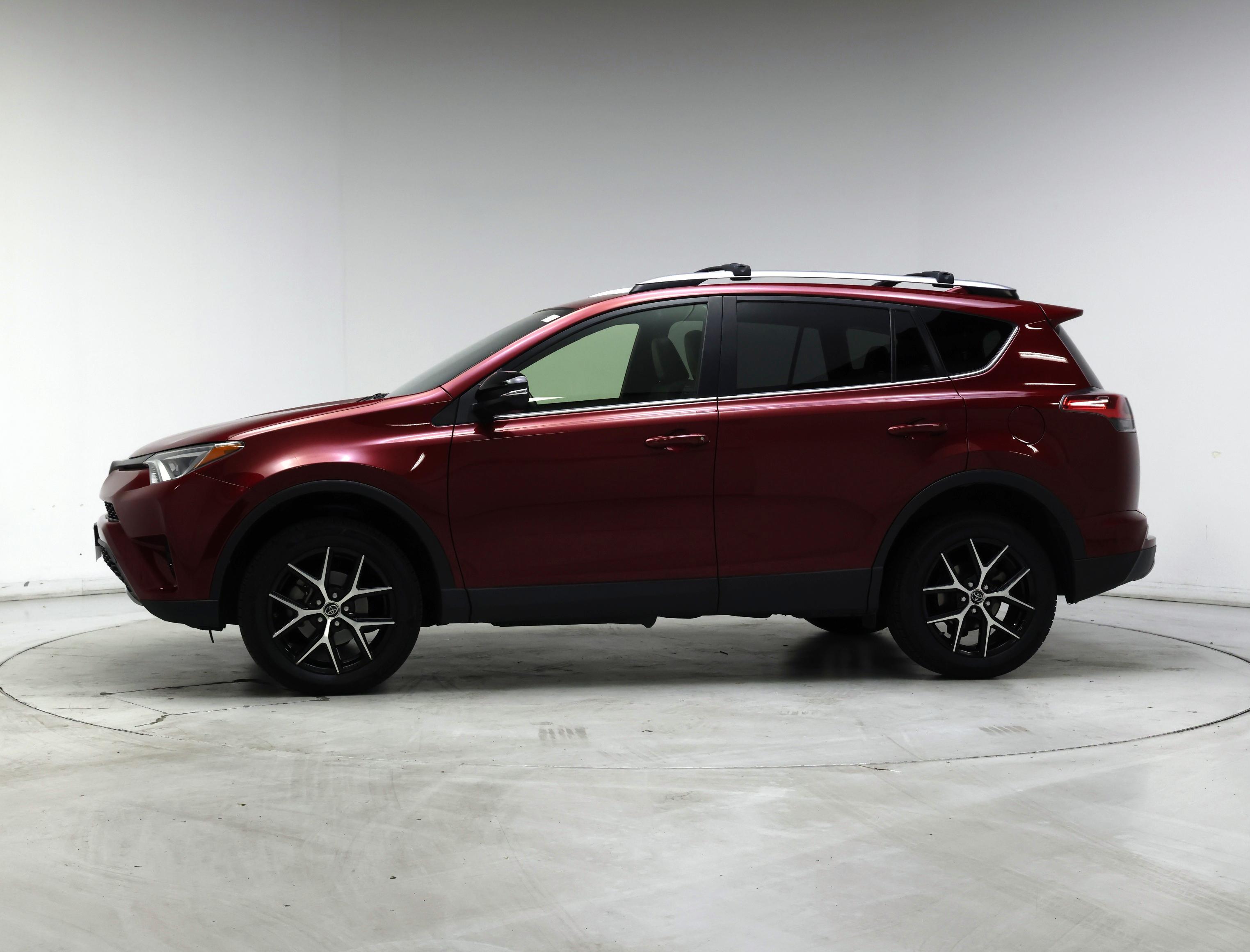 Thumbnail: 2018 Toyota RAV4 - 3