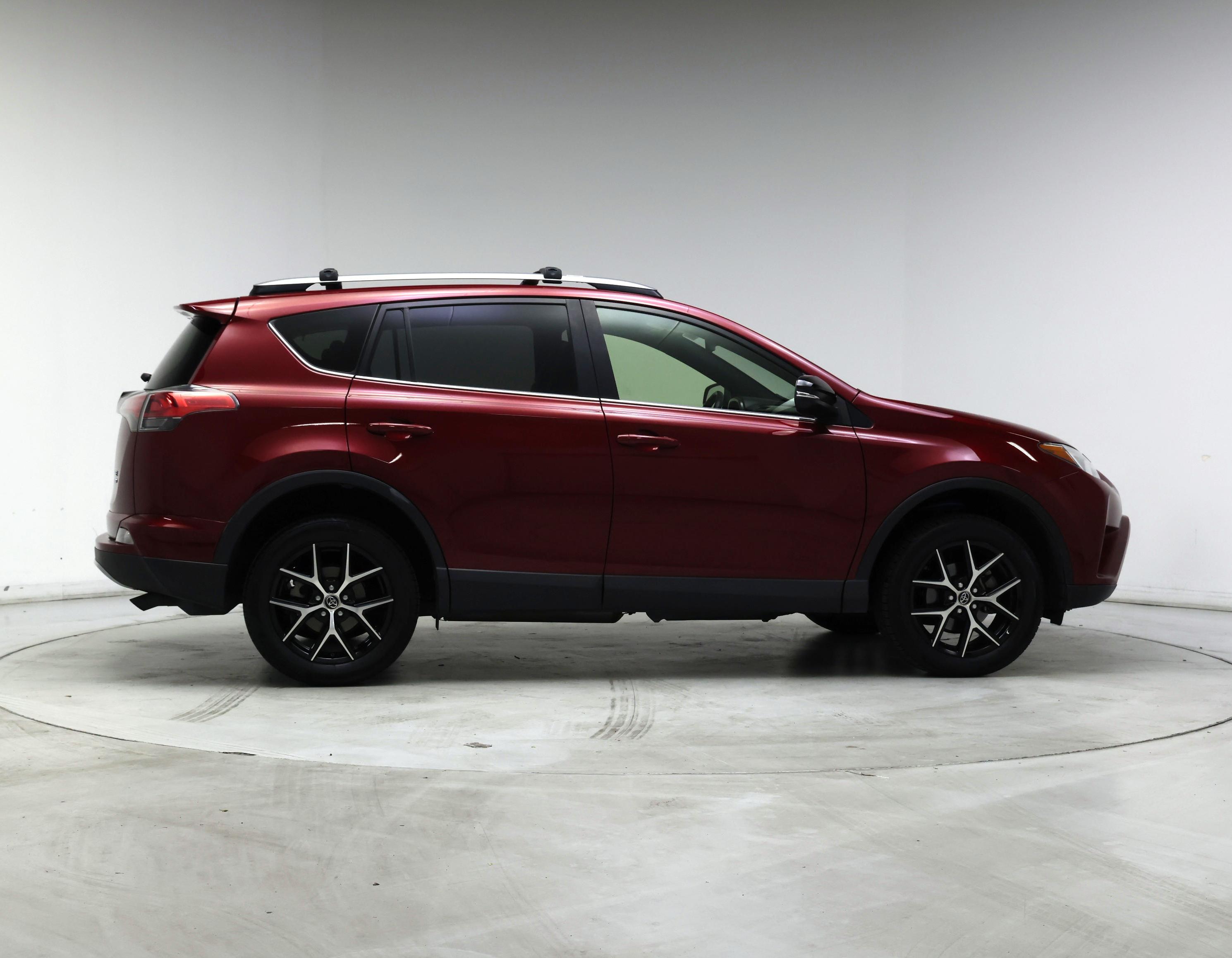 Thumbnail: 2018 Toyota RAV4 - 7