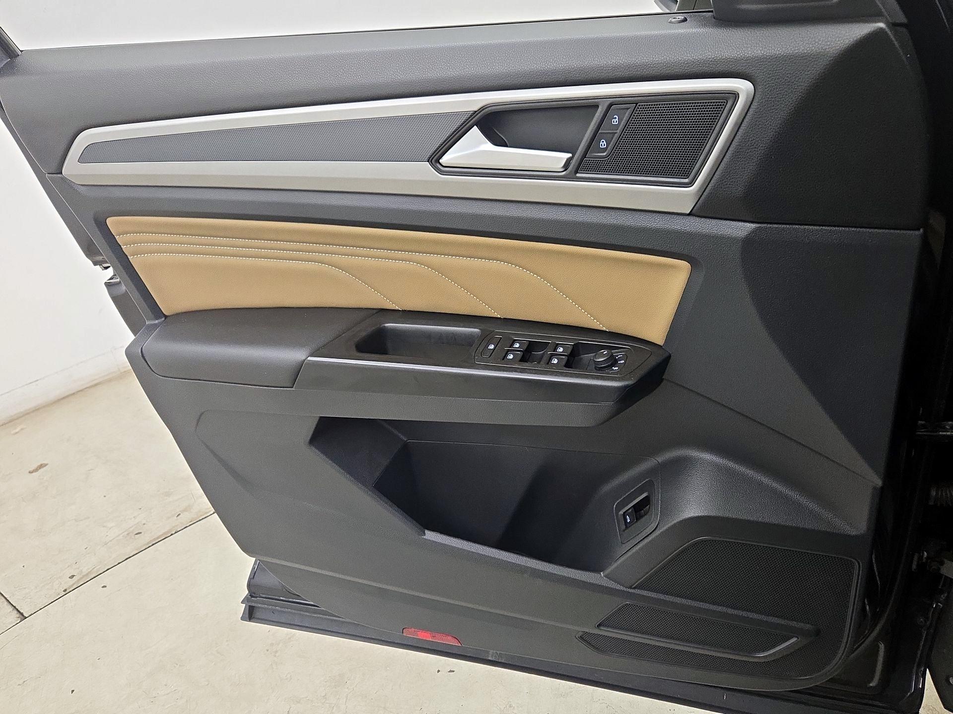 Thumbnail: 2020 Volkswagen Atlas - 12