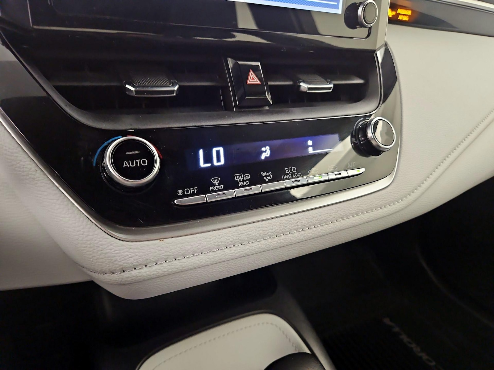 2020 Toyota Corolla SE - Photo 15
