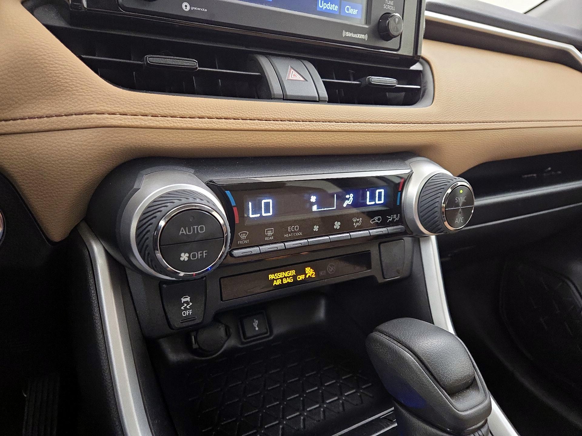 Thumbnail: 2022 Toyota RAV4 - 16