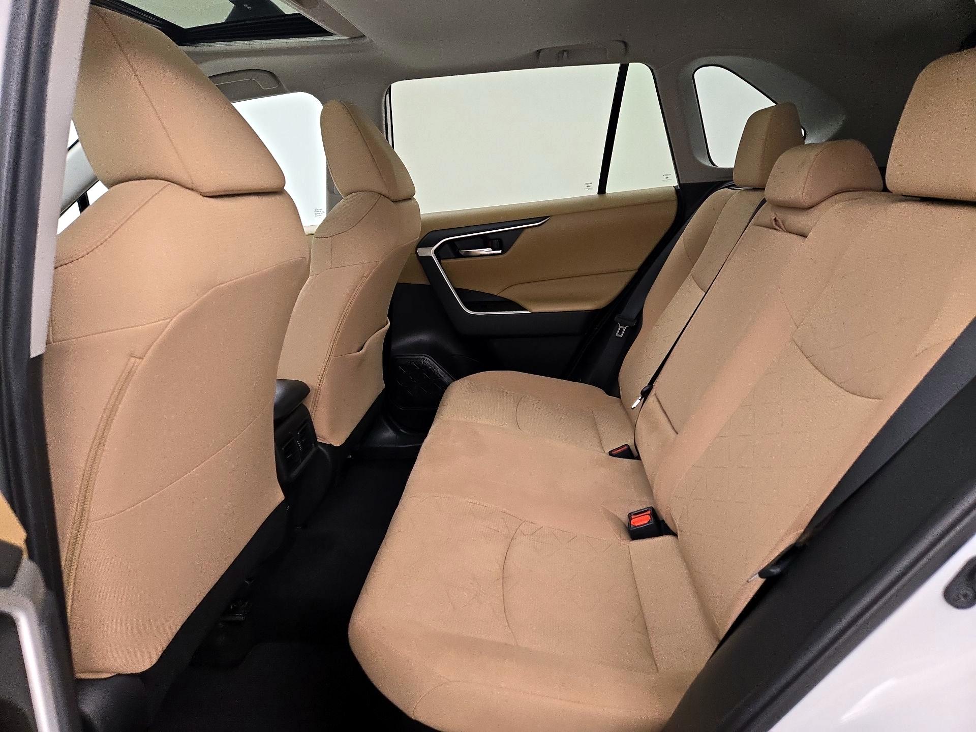 Thumbnail: 2022 Toyota RAV4 - 20