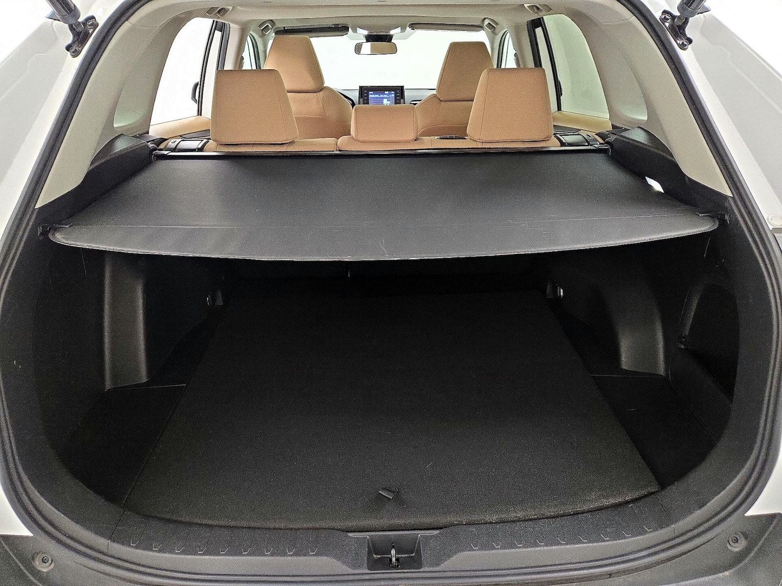 2022 Toyota RAV4 XLE - Photo 22