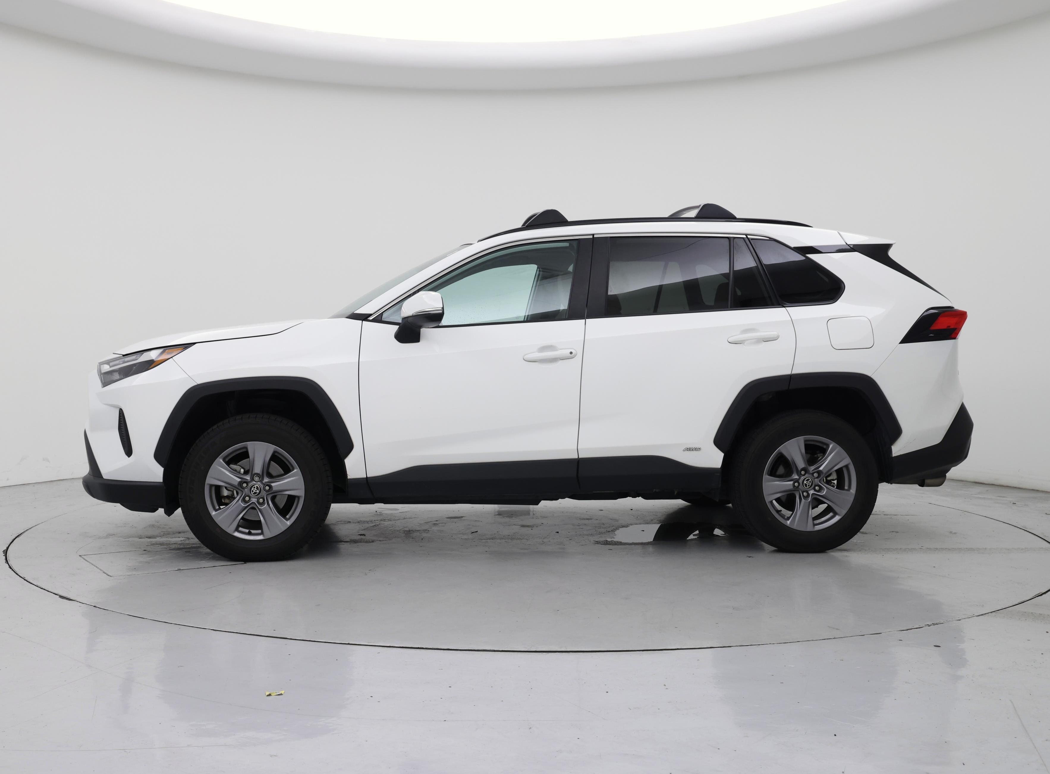 Thumbnail: 2022 Toyota RAV4 - 3