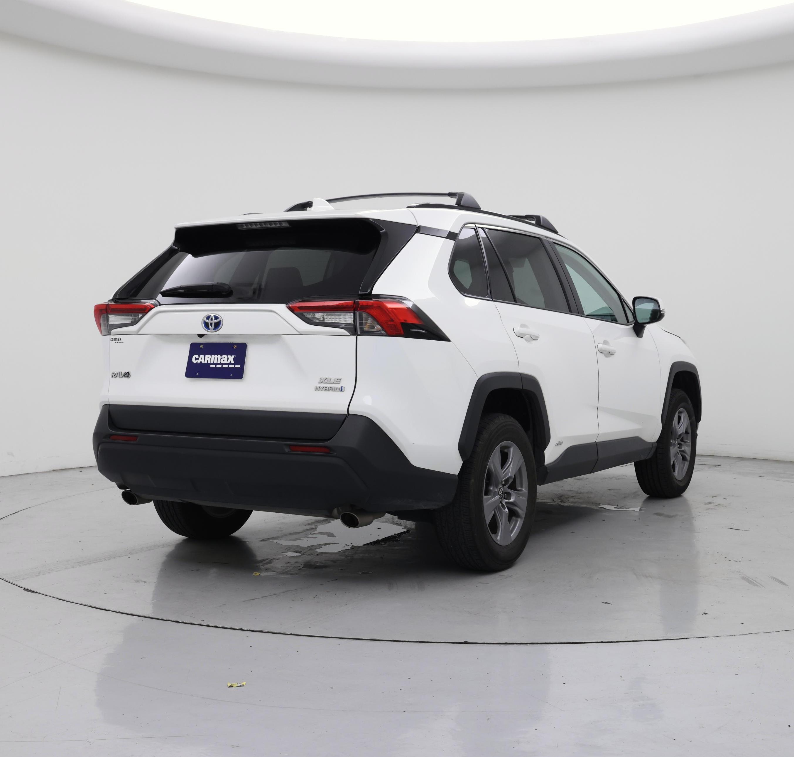 Thumbnail: 2022 Toyota RAV4 - 8
