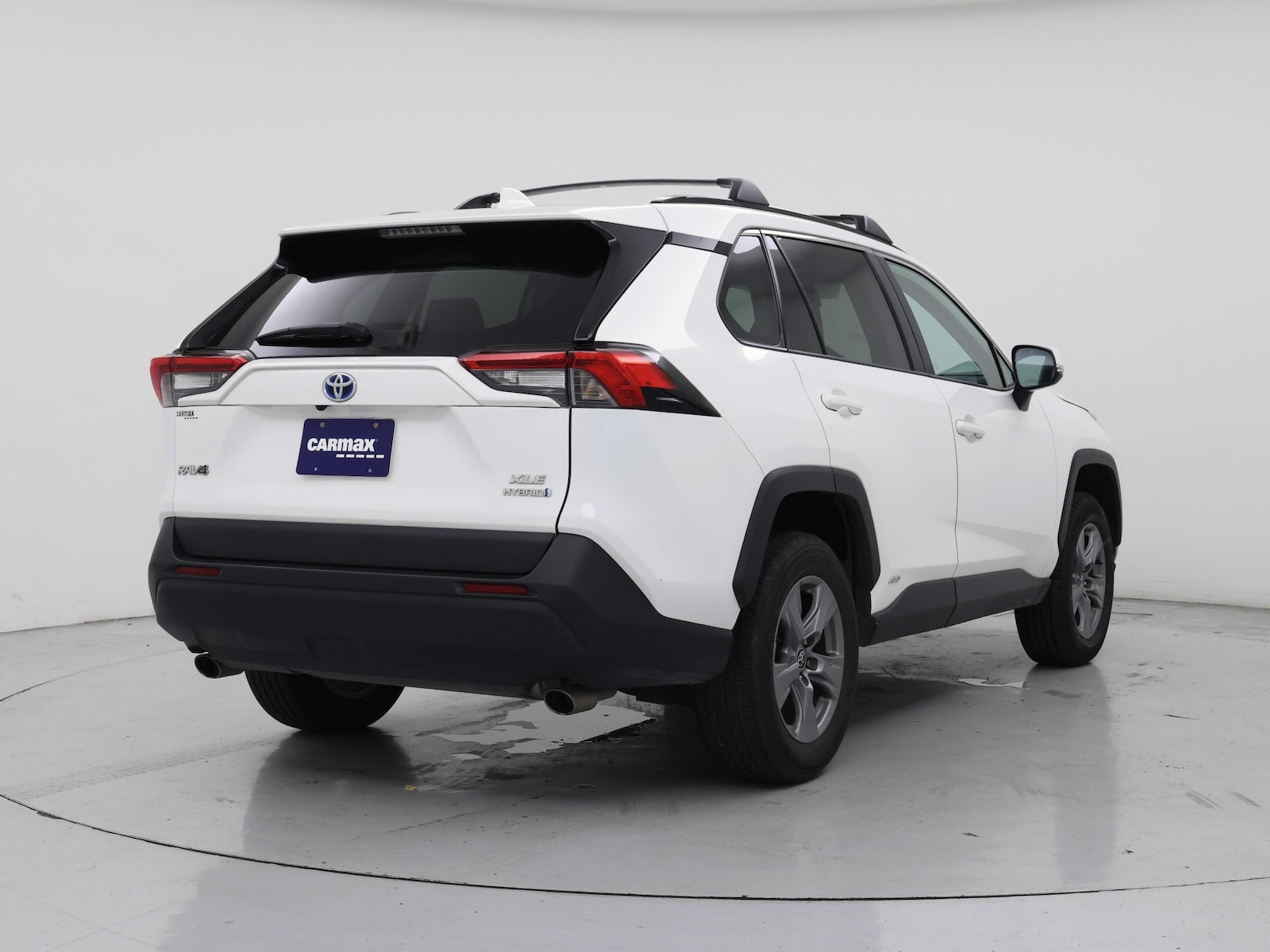 2022 Toyota RAV4 XLE - Photo 9