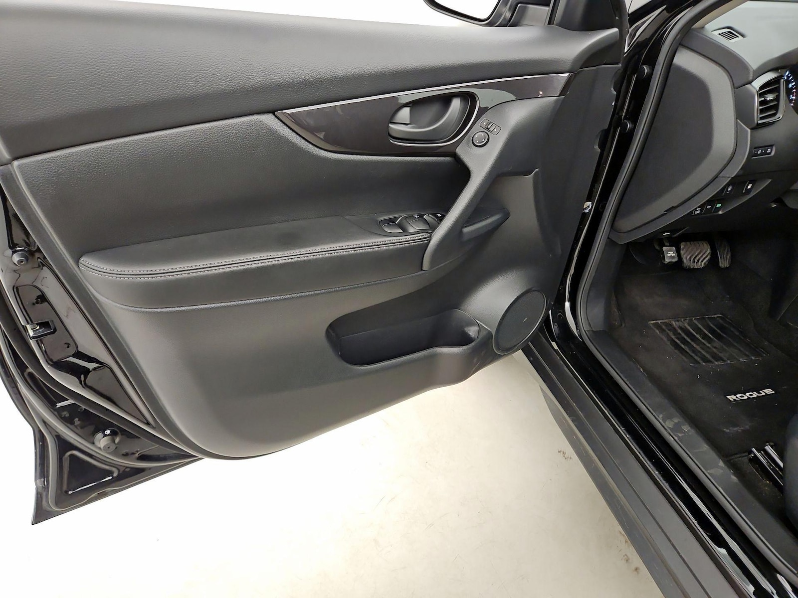 2020 Nissan Rogue S - Photo 13