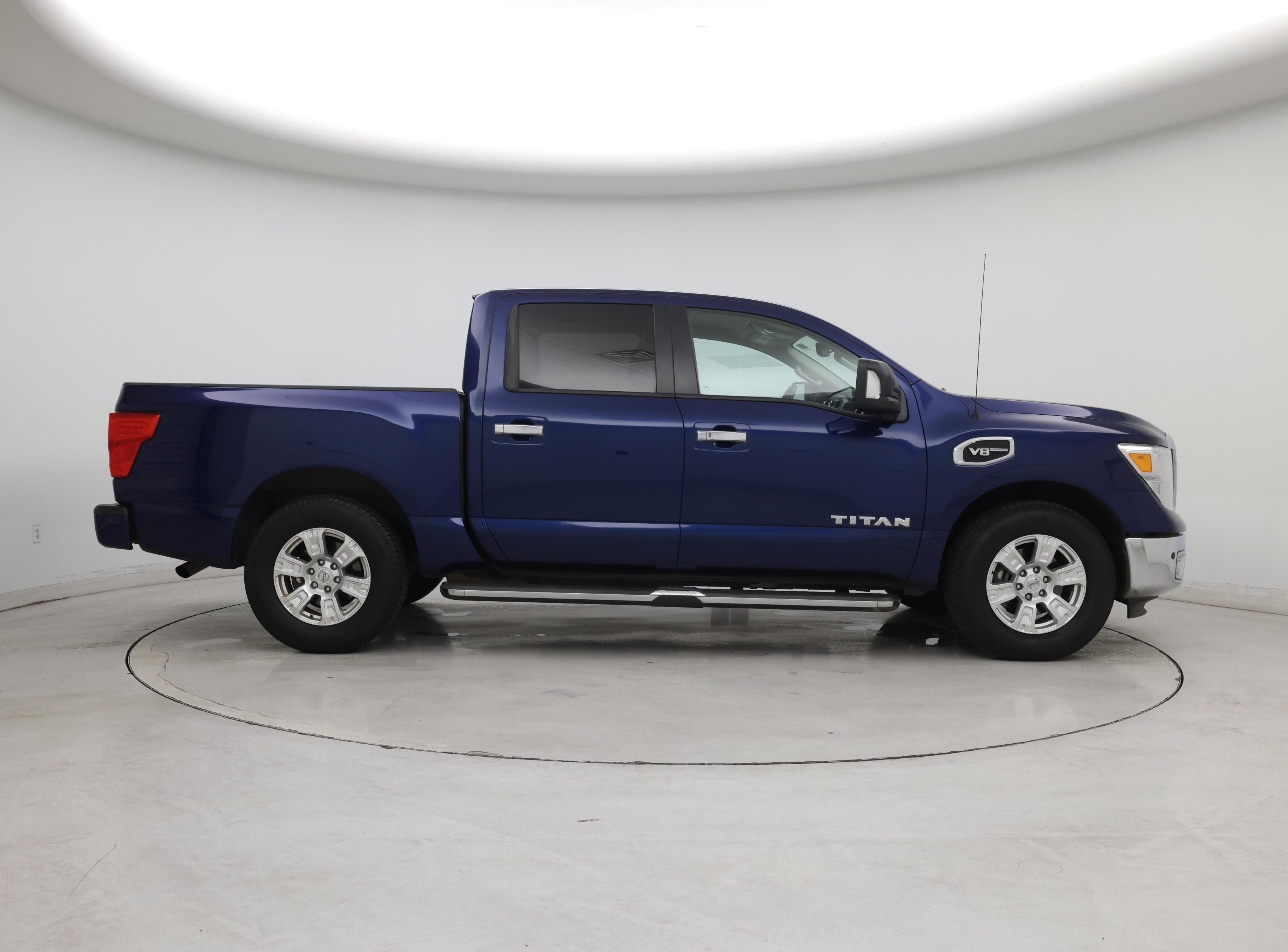 Thumbnail: 2017 Nissan Titan - 7