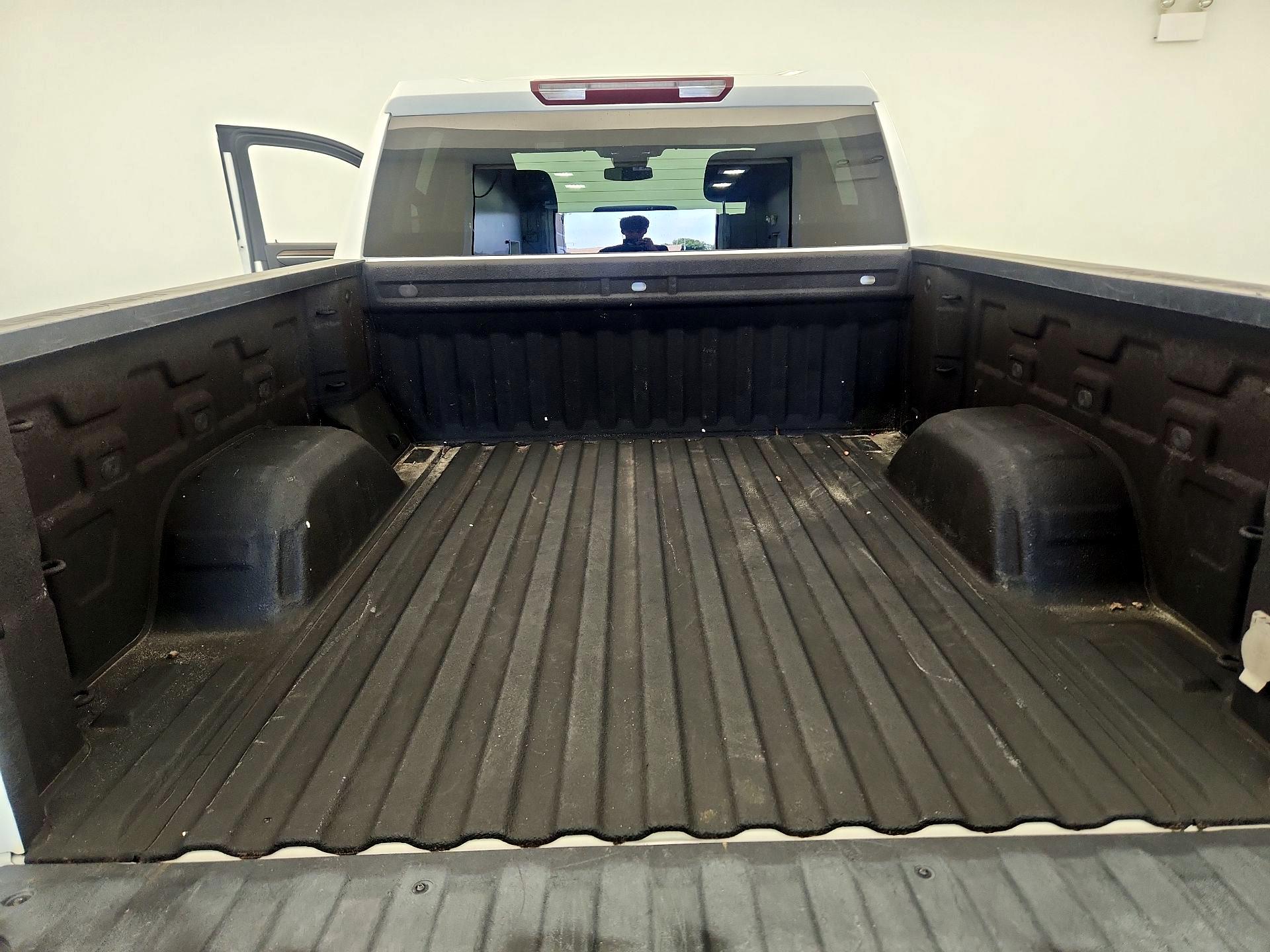 Thumbnail: 2022 Chevrolet Silverado 1500 - 19