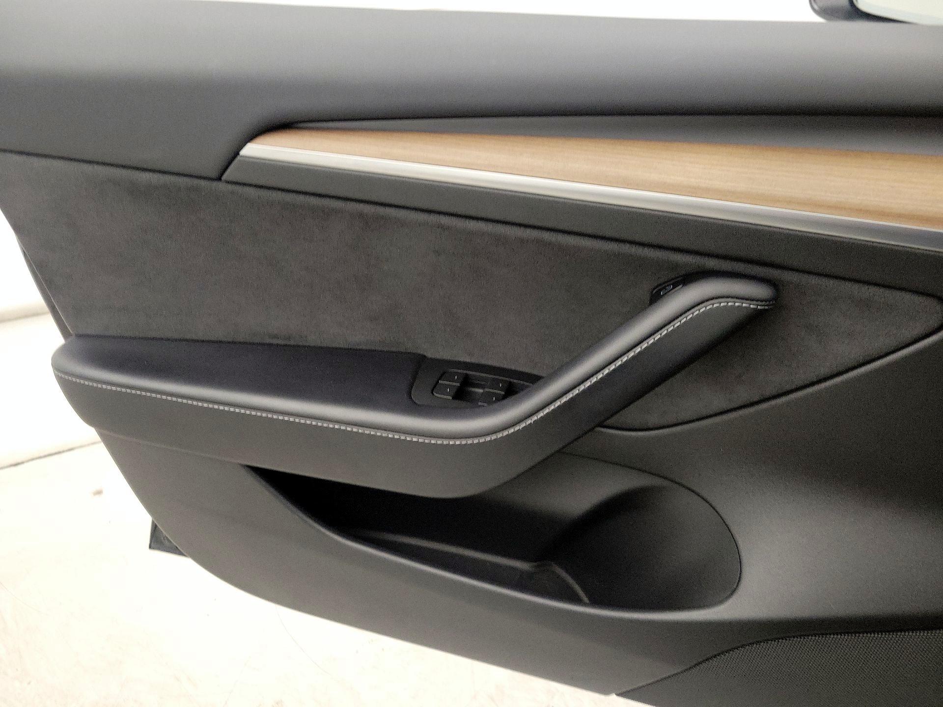 Thumbnail: 2021 Tesla Model 3 - 12
