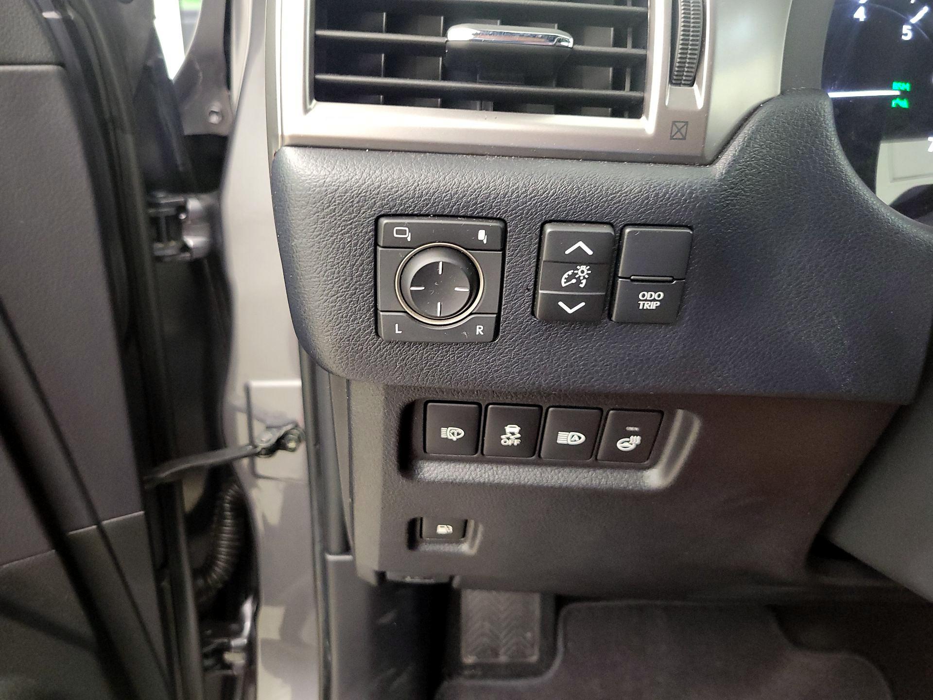 Thumbnail: 2023 Lexus GX - 13