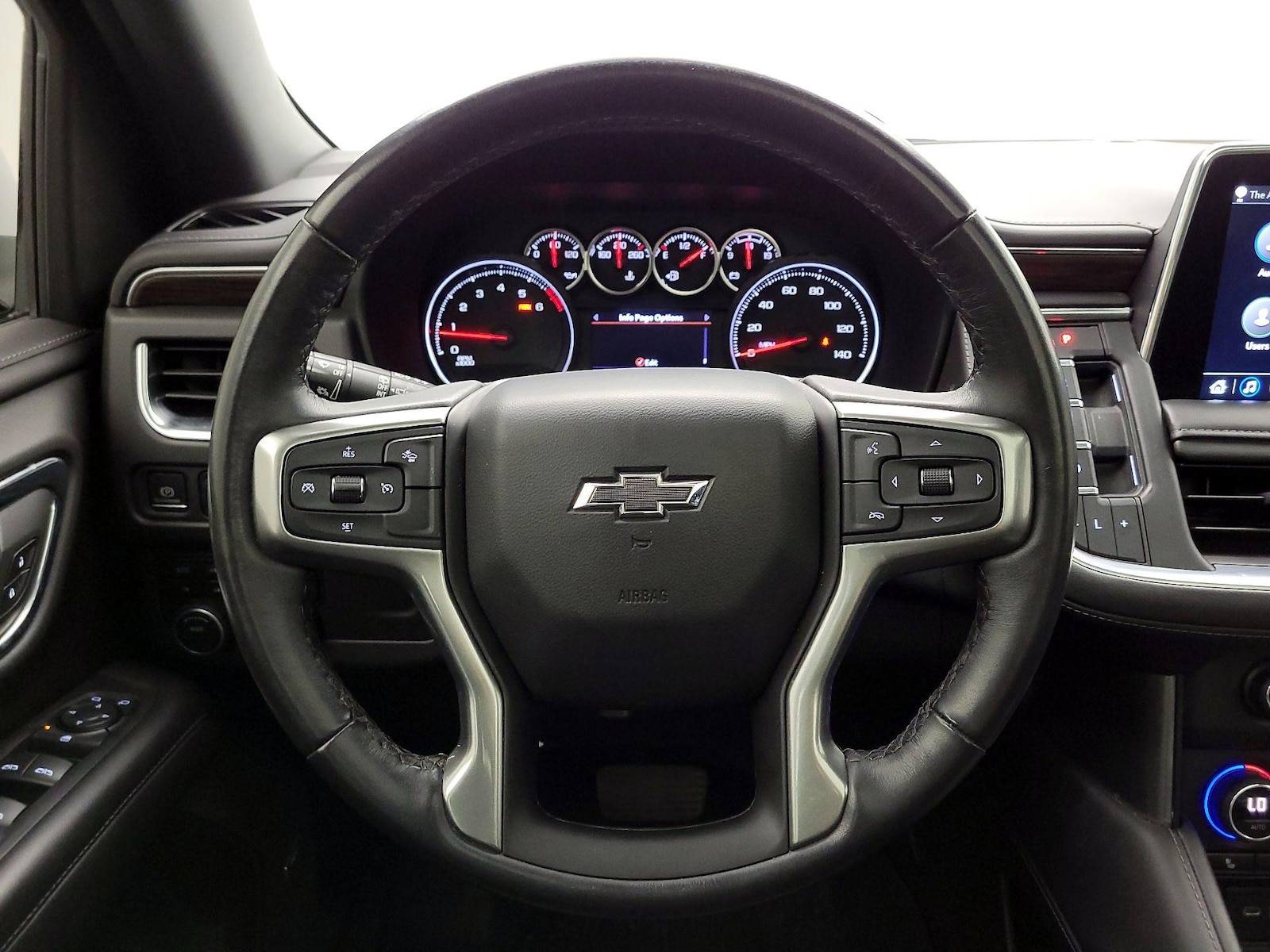2021 Chevrolet Suburban Z71 - Photo 11