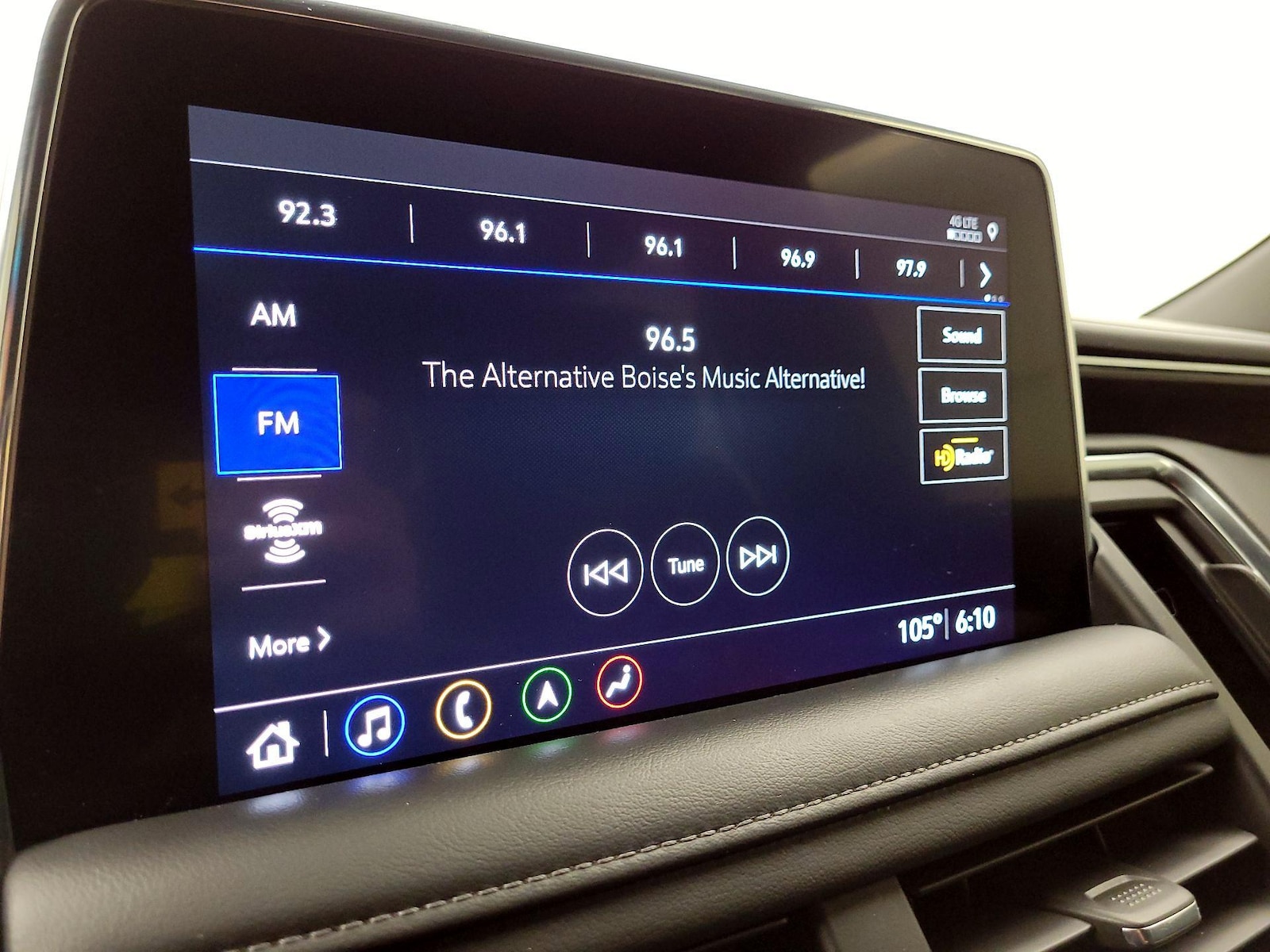 2021 Chevrolet Suburban Z71 - Photo 16