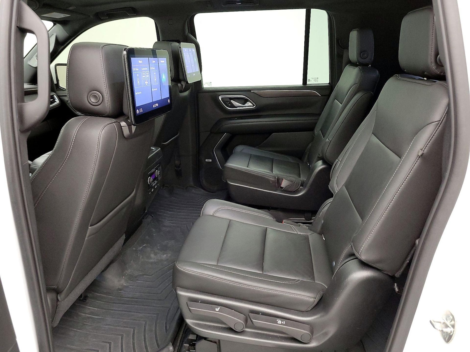 2021 Chevrolet Suburban Z71 - Photo 21