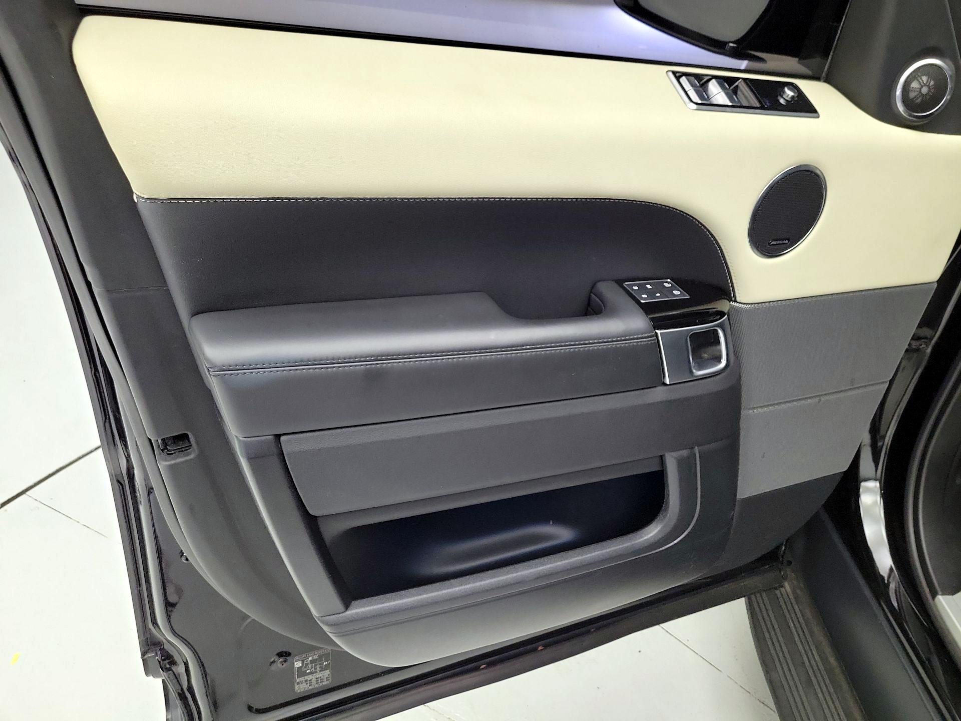 Thumbnail: 2021 Land Rover Range Rover Sport - 12