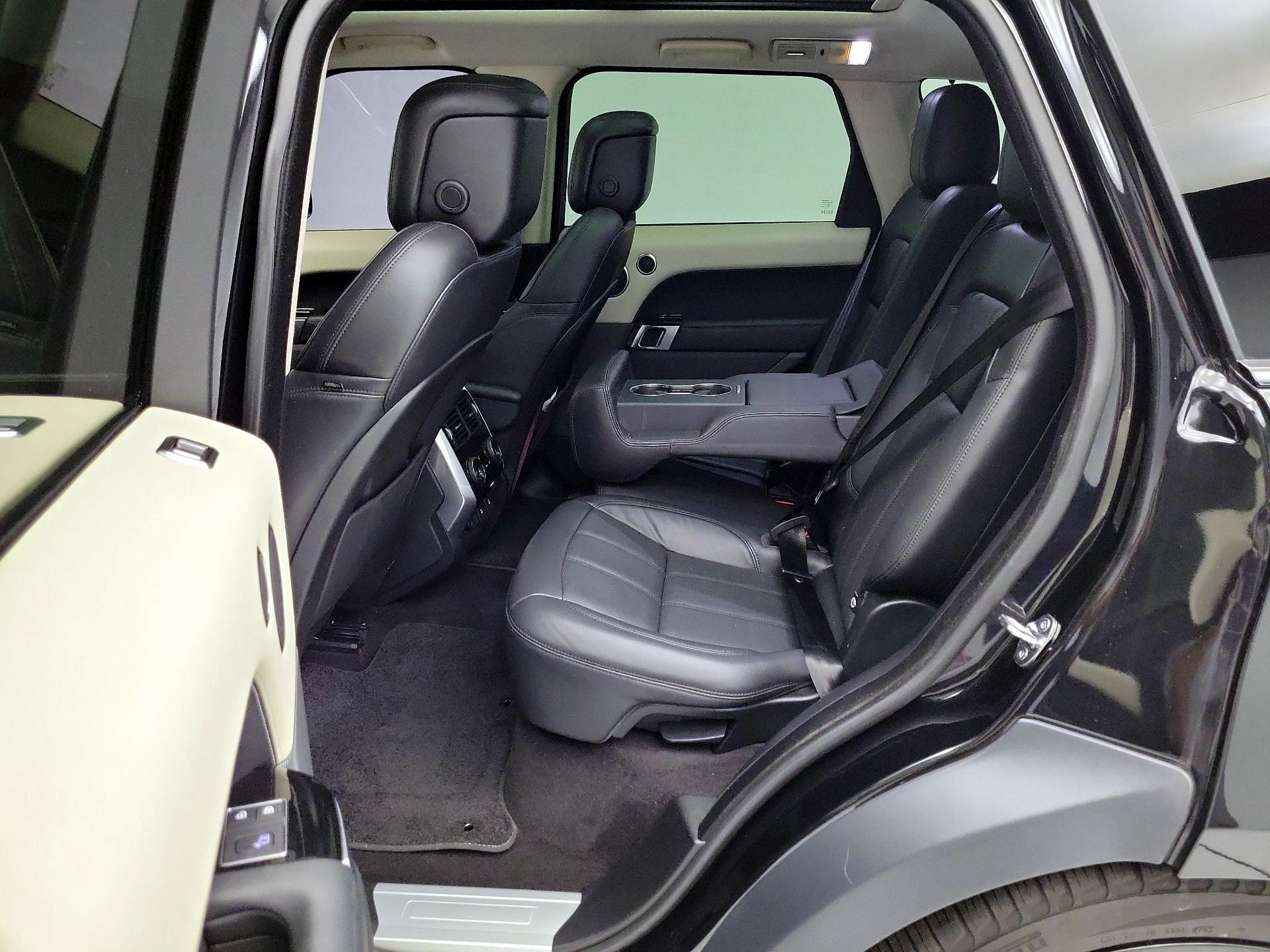 Thumbnail: 2021 Land Rover Range Rover Sport - 20