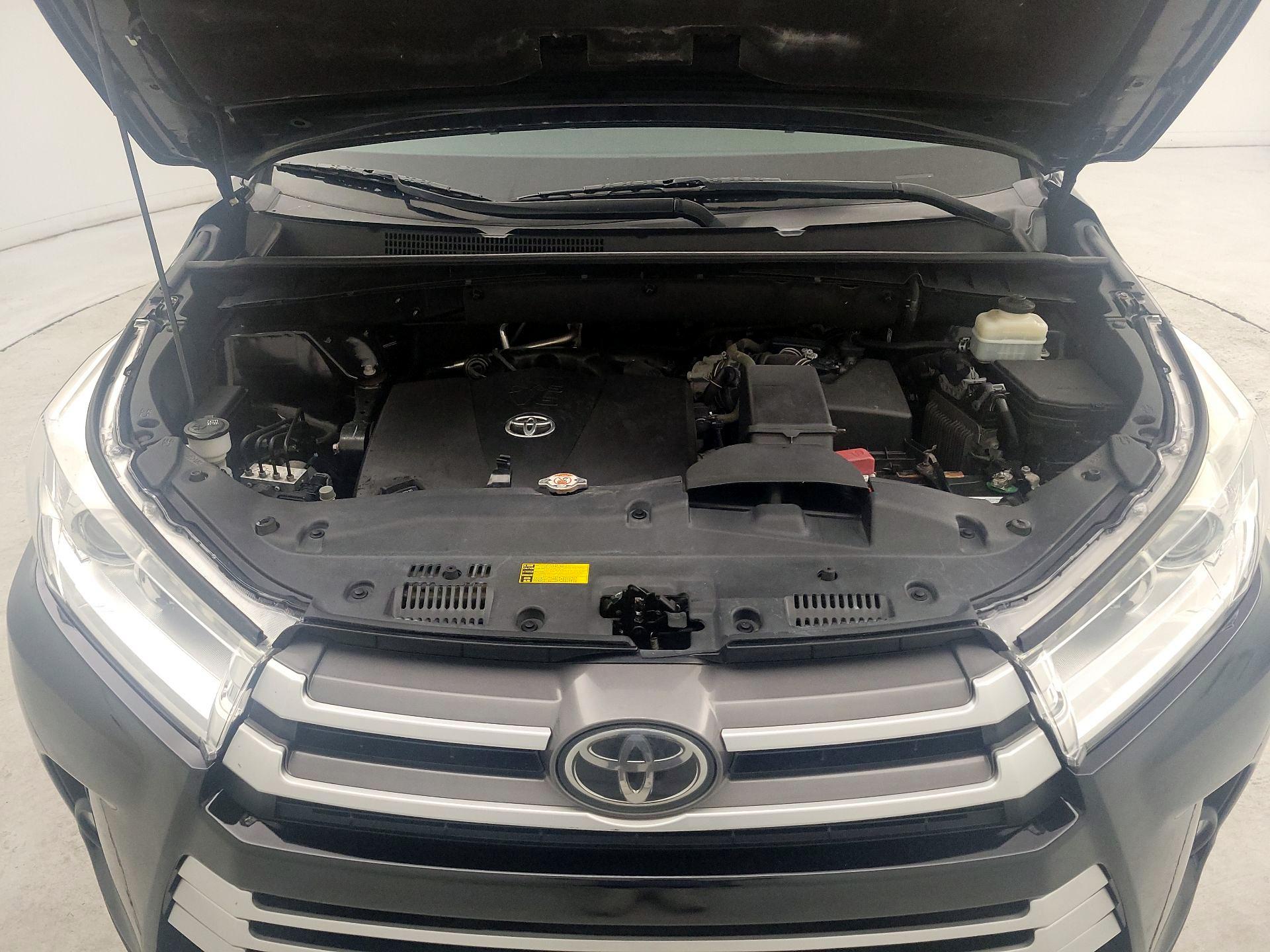 Thumbnail: 2018 Toyota Highlander - 19