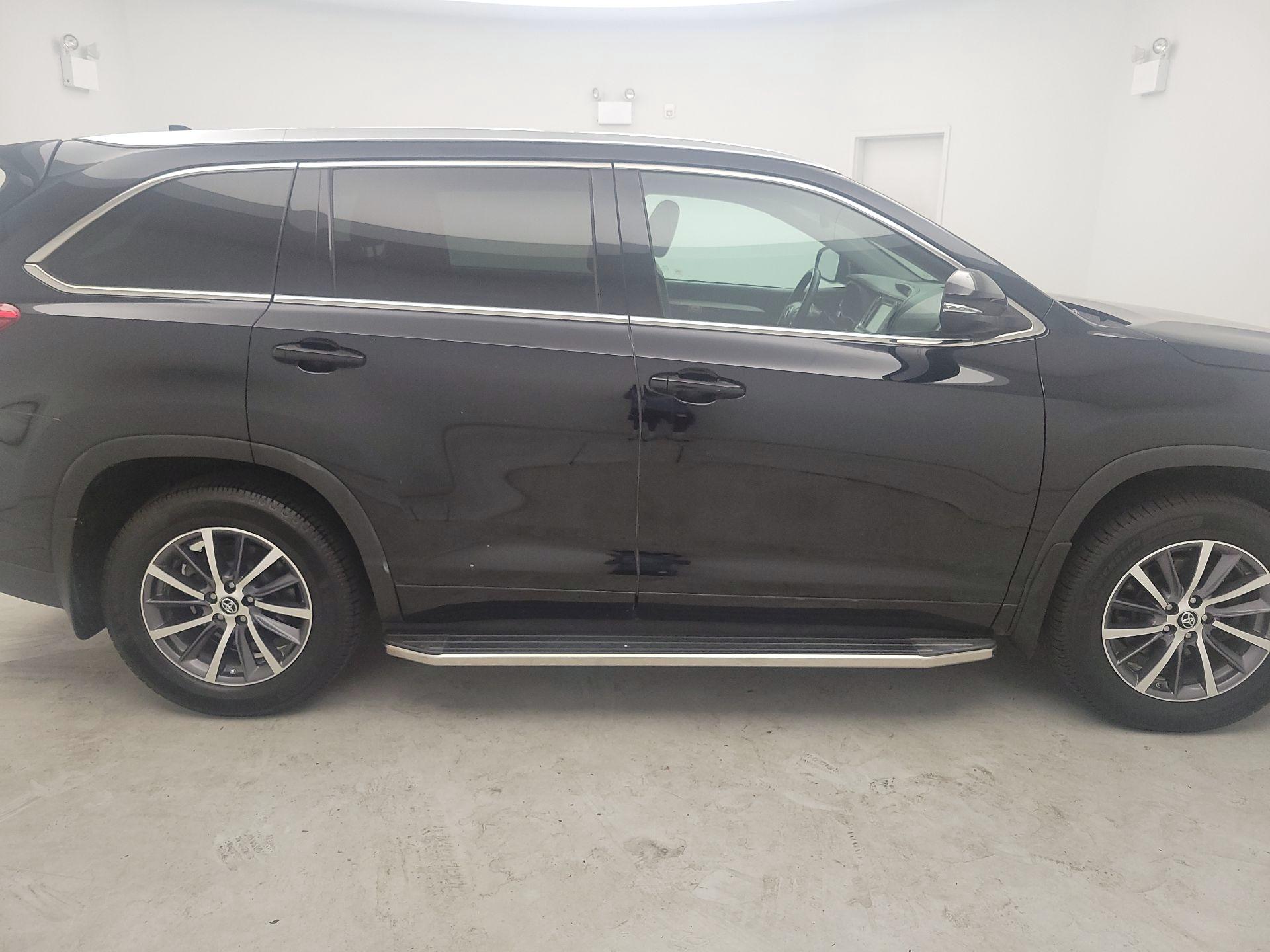 Thumbnail: 2018 Toyota Highlander - 4