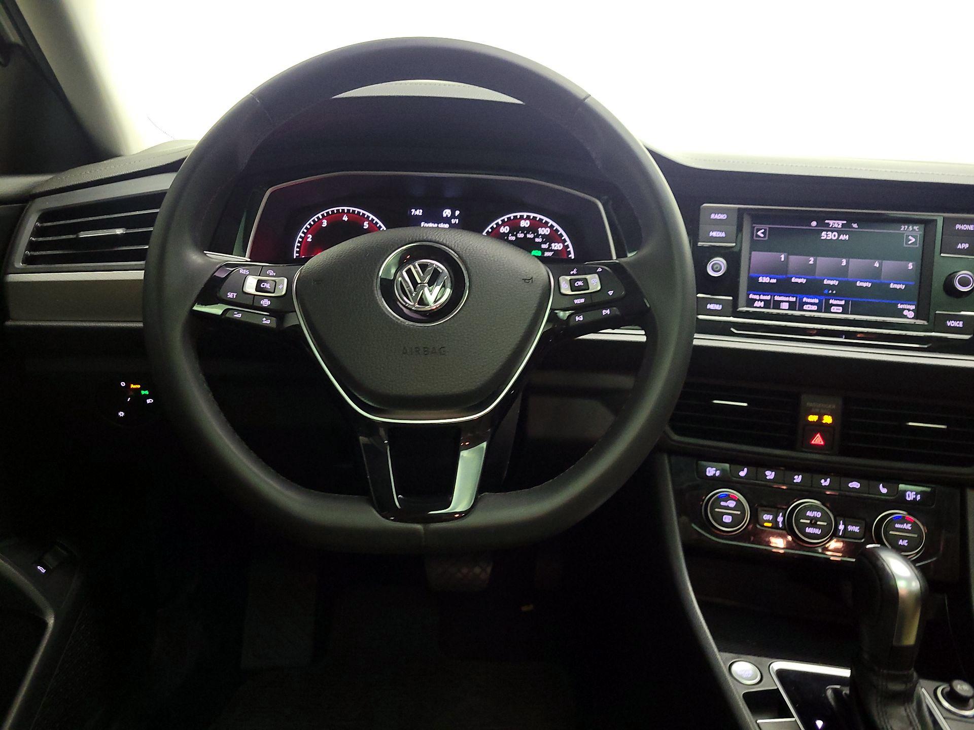 Thumbnail: 2020 Volkswagen Jetta - 10