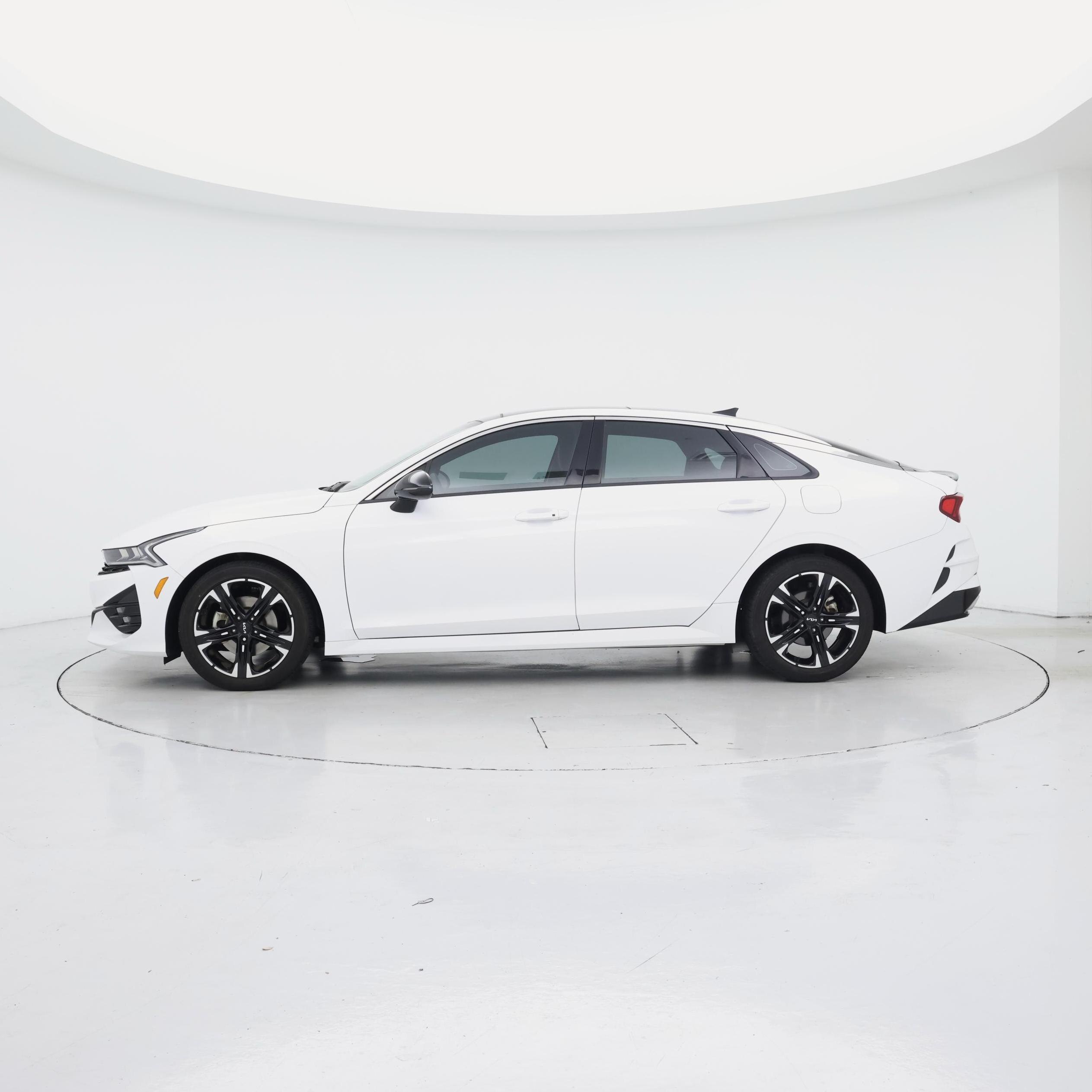 Thumbnail: 2023 Kia K5 - 3