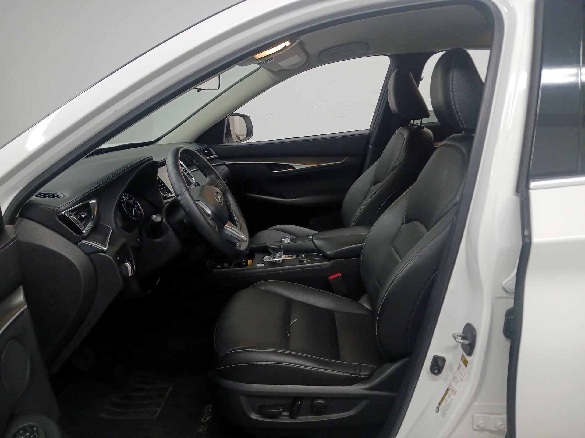 Thumbnail: 2019 INFINITI QX50 - 11