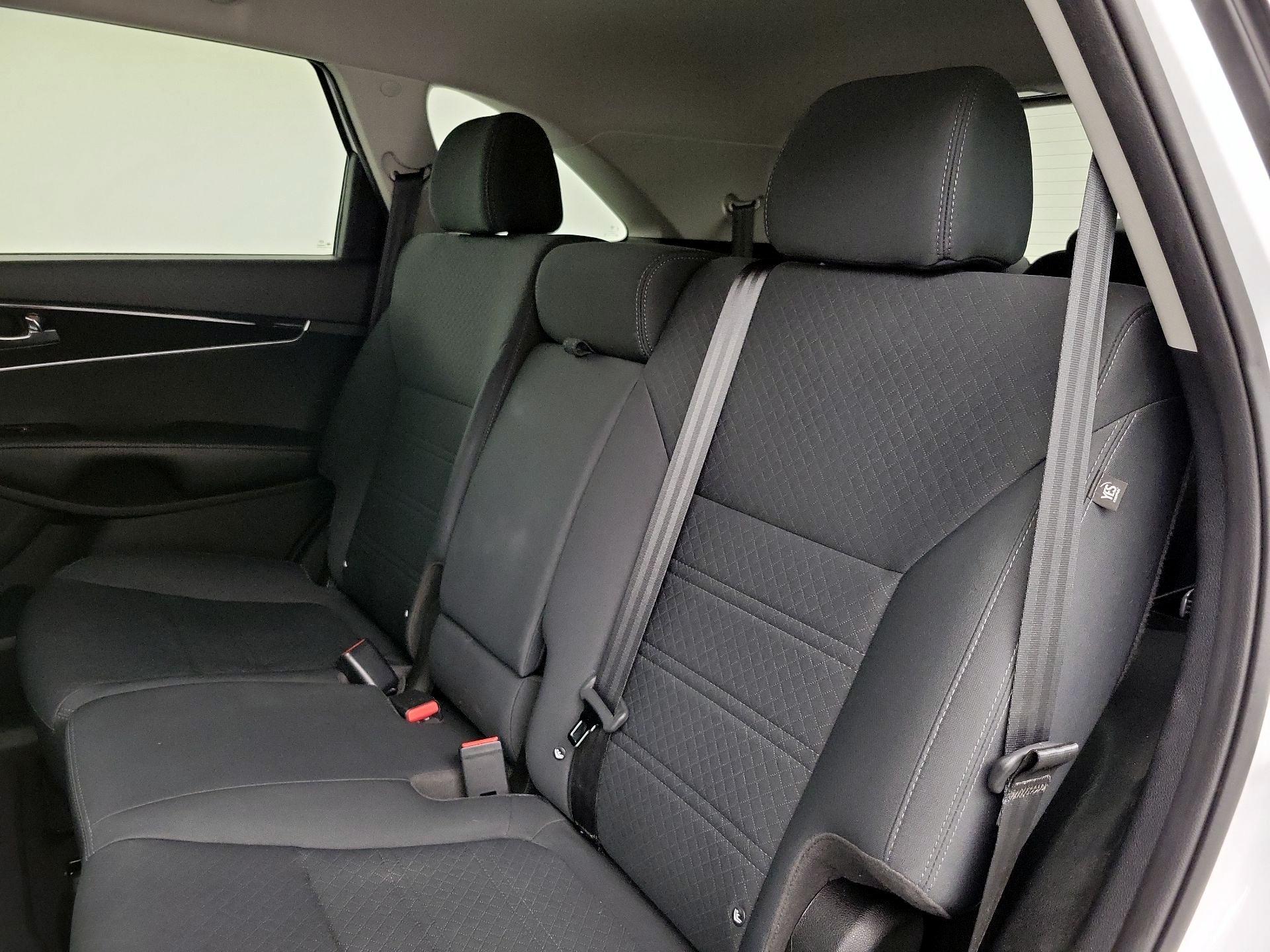 Thumbnail: 2019 Kia Sorento - 19