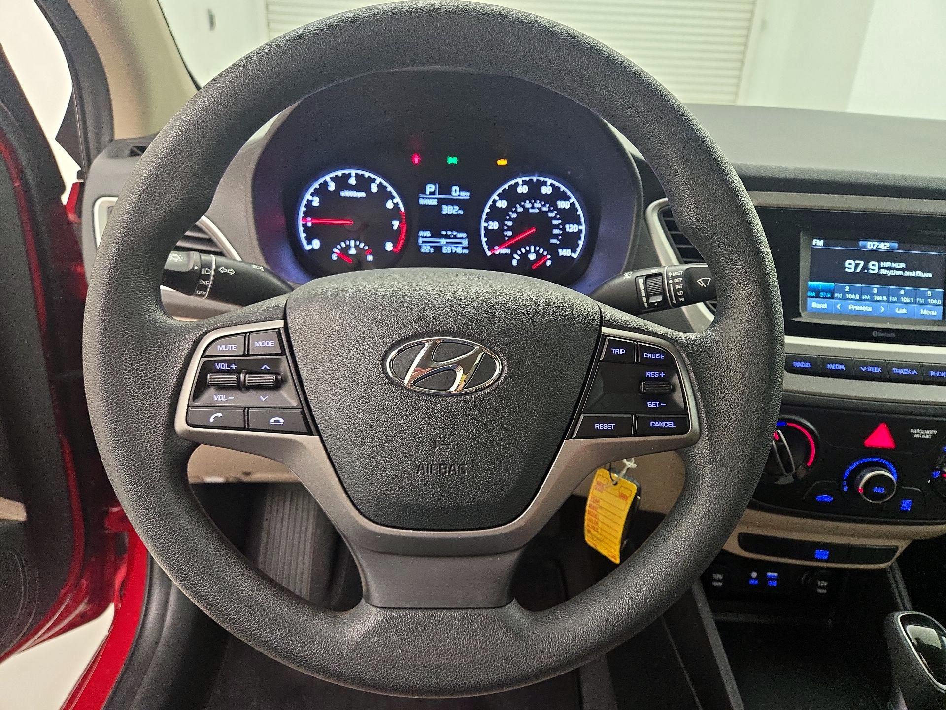 Thumbnail: 2022 Hyundai Accent - 10