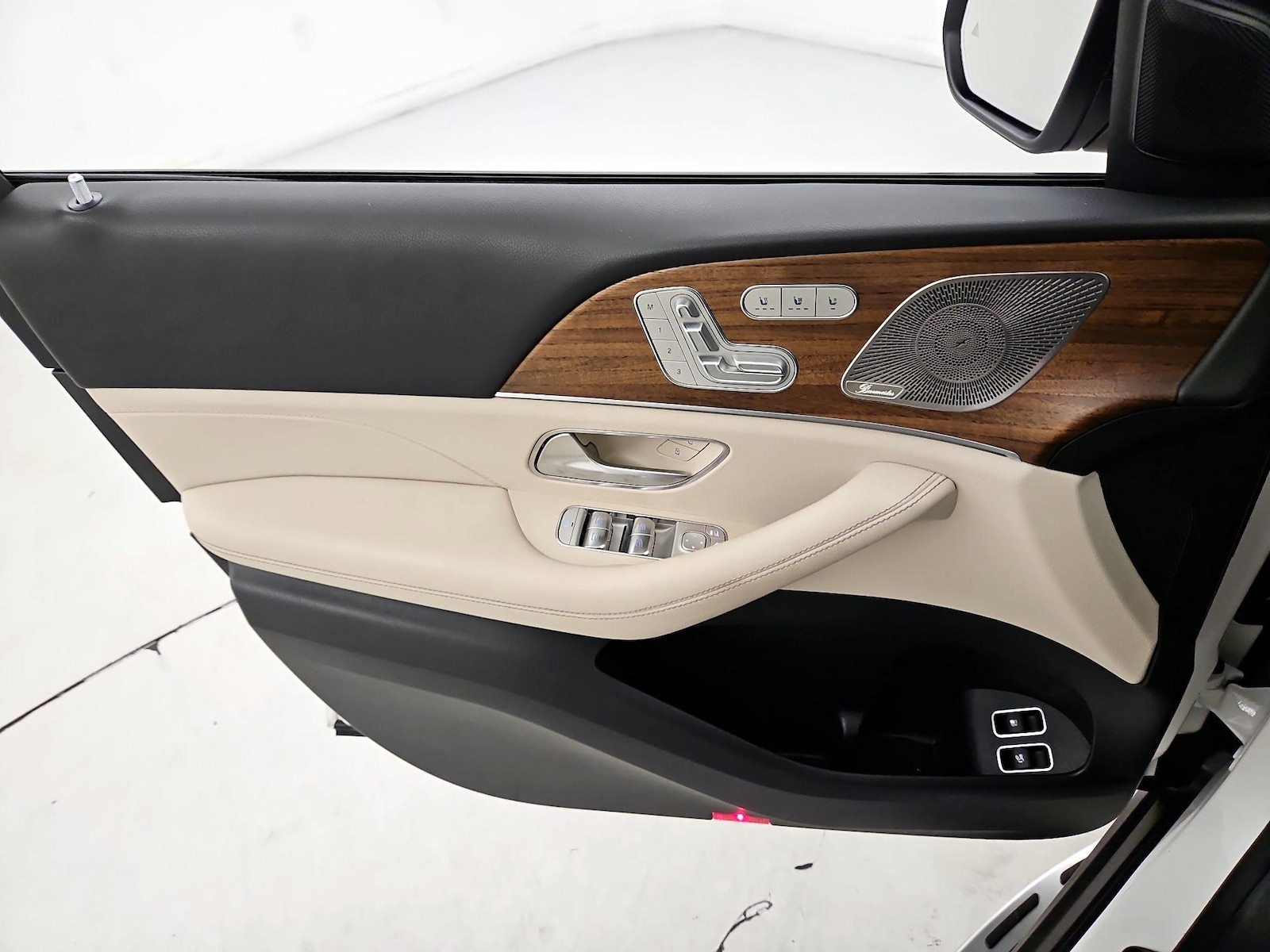 2025 Mercedes-Benz GLE GLE450E - Photo 13