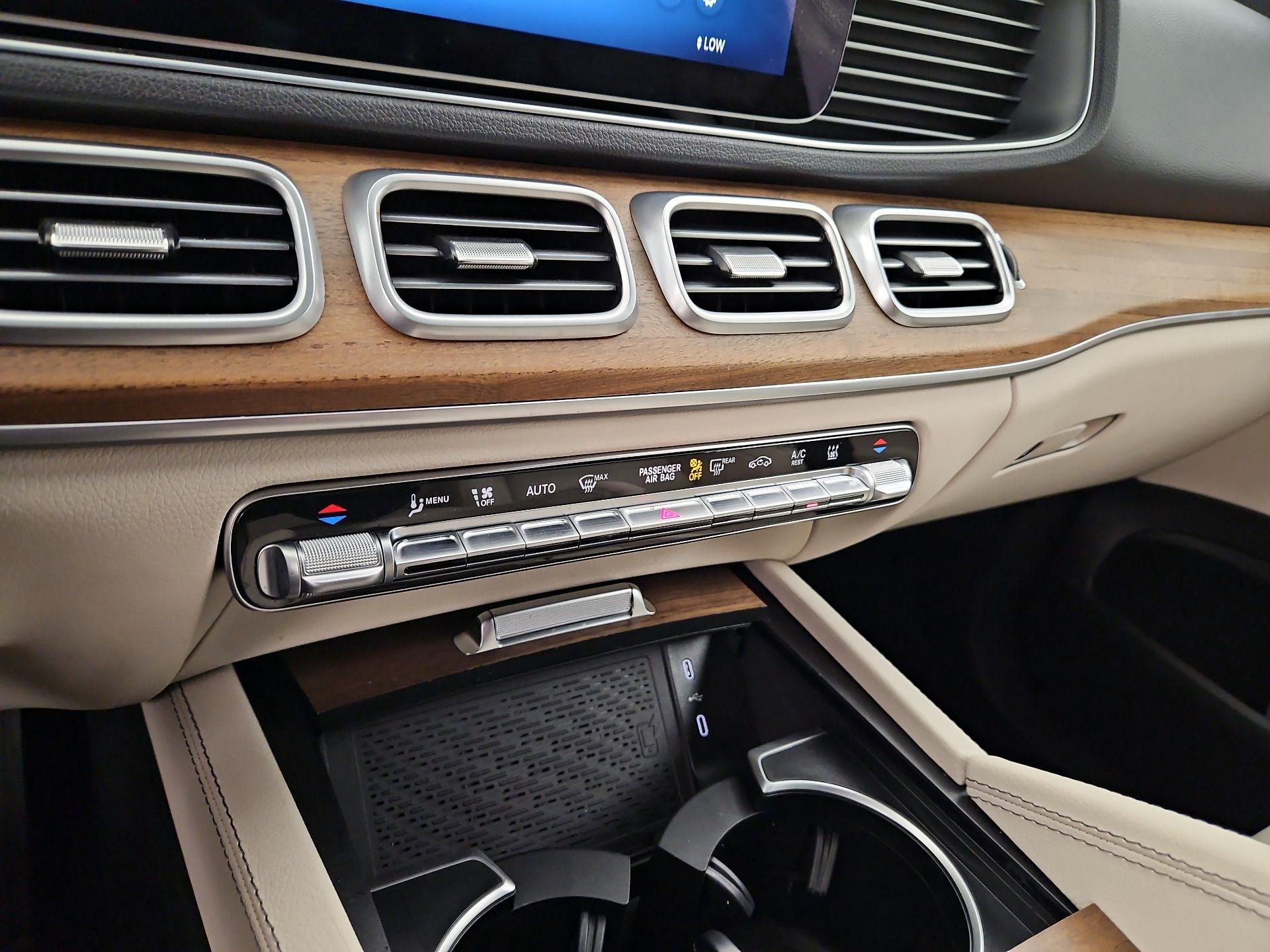 Thumbnail: 2025 Mercedes-Benz GLE - 16