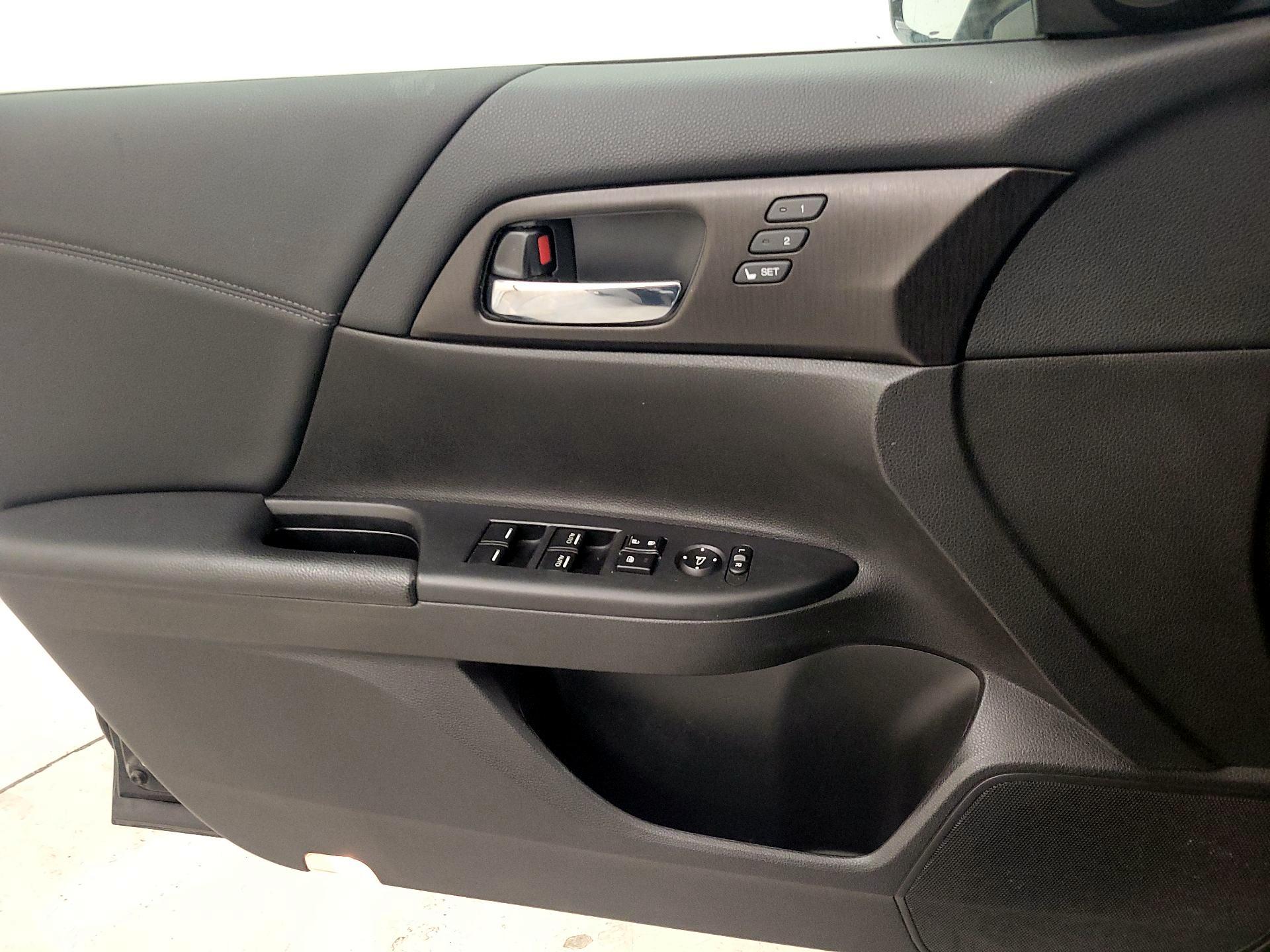 Thumbnail: 2015 Honda Accord - 12