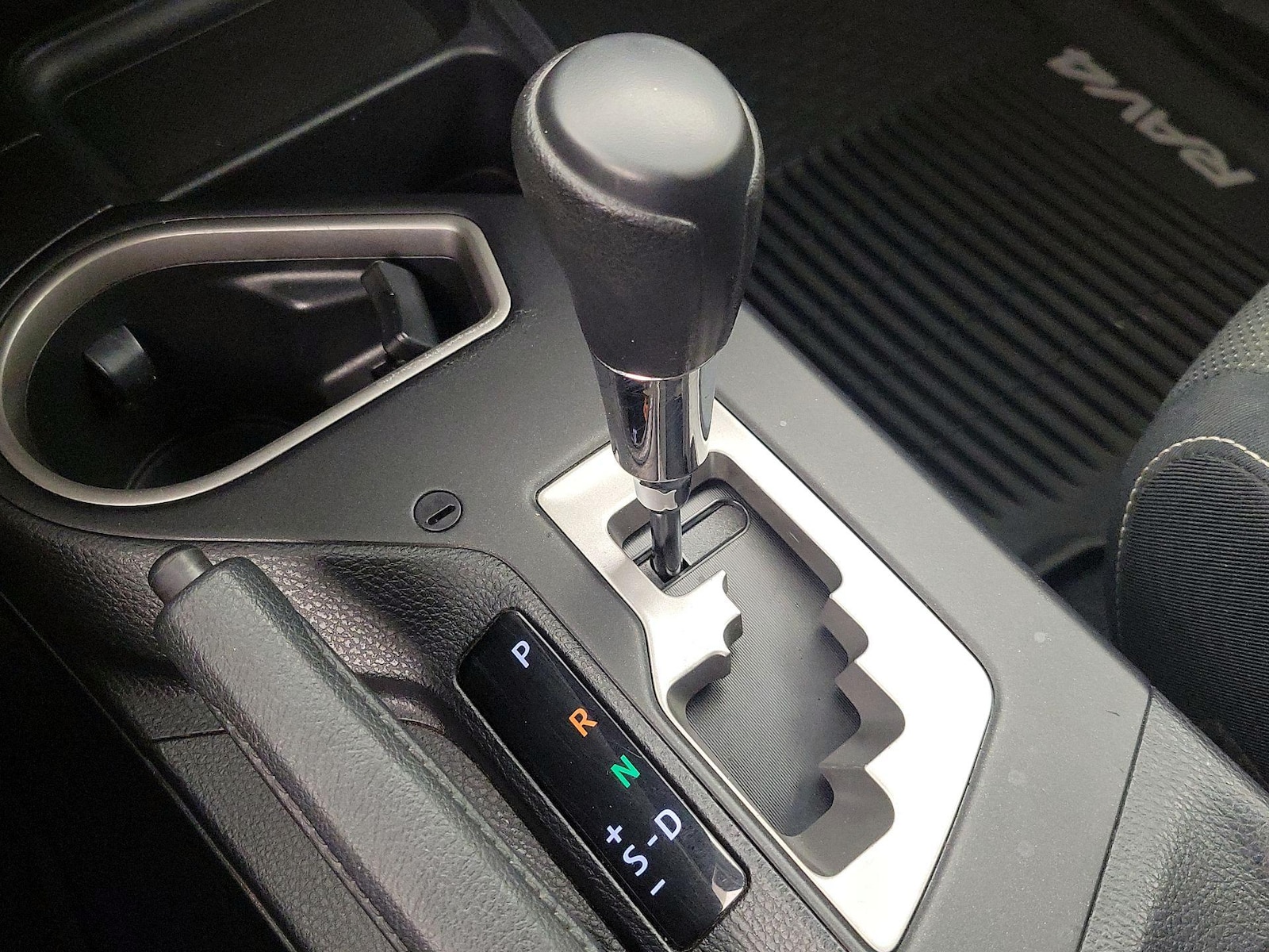 2016 Toyota RAV4 XLE - Photo 19