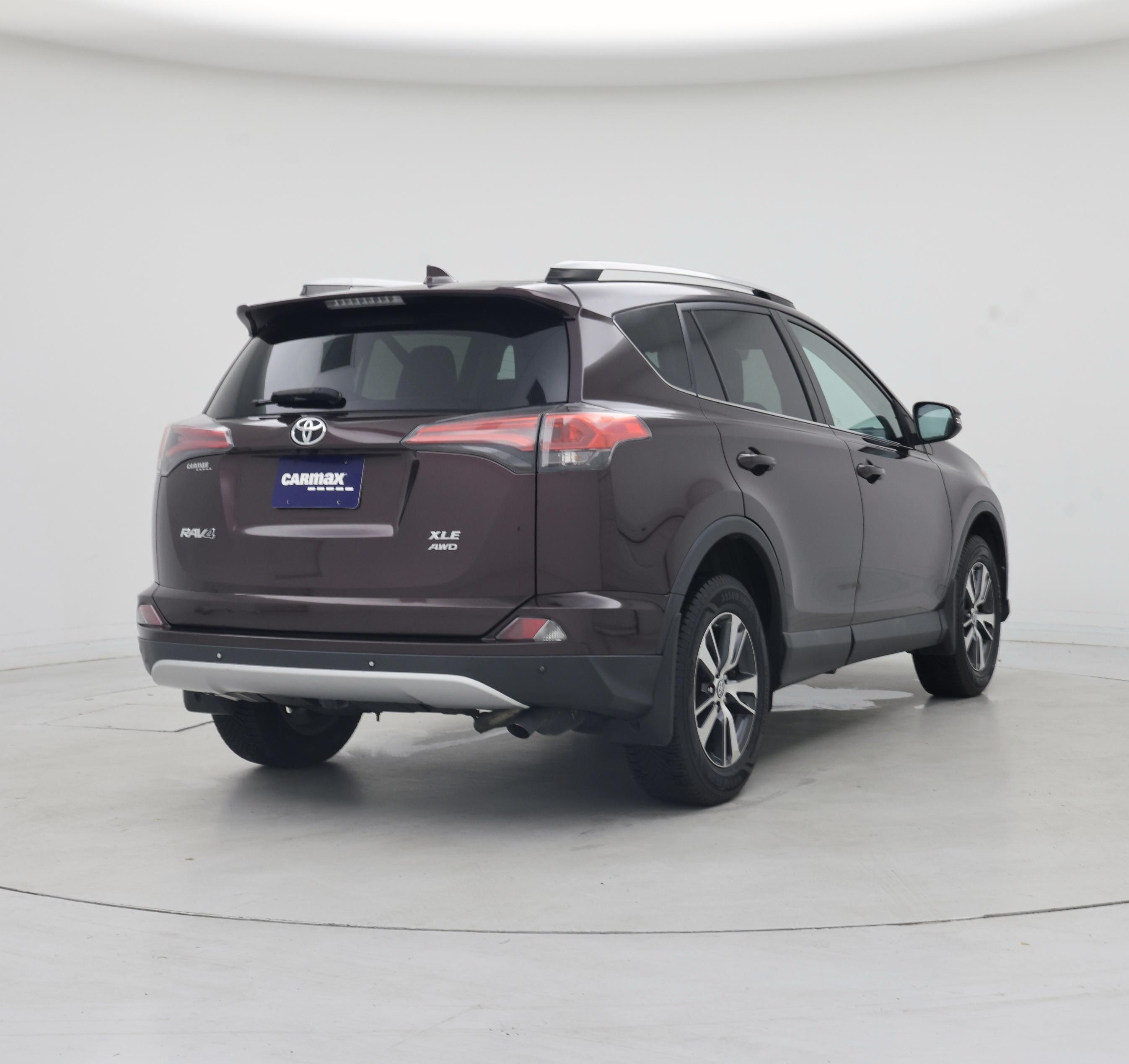 Thumbnail: 2016 Toyota RAV4 - 8