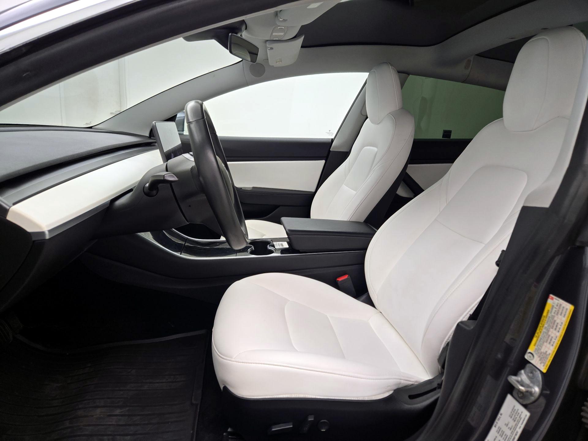 Thumbnail: 2019 Tesla Model 3 - 11