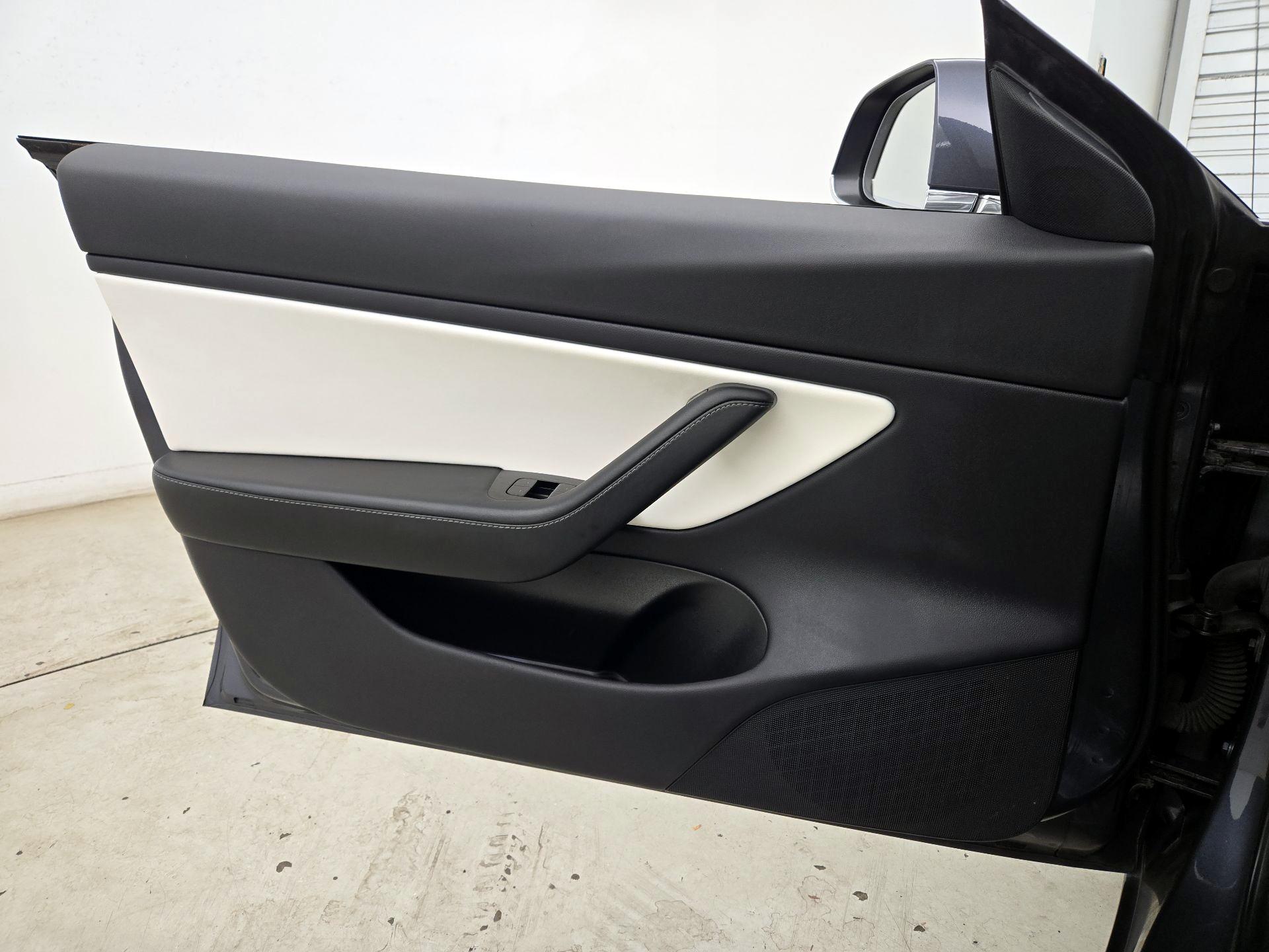 Thumbnail: 2019 Tesla Model 3 - 12