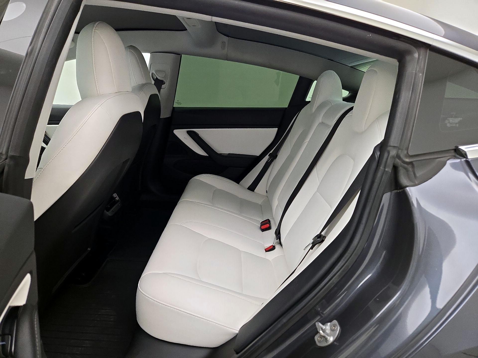 Thumbnail: 2019 Tesla Model 3 - 20
