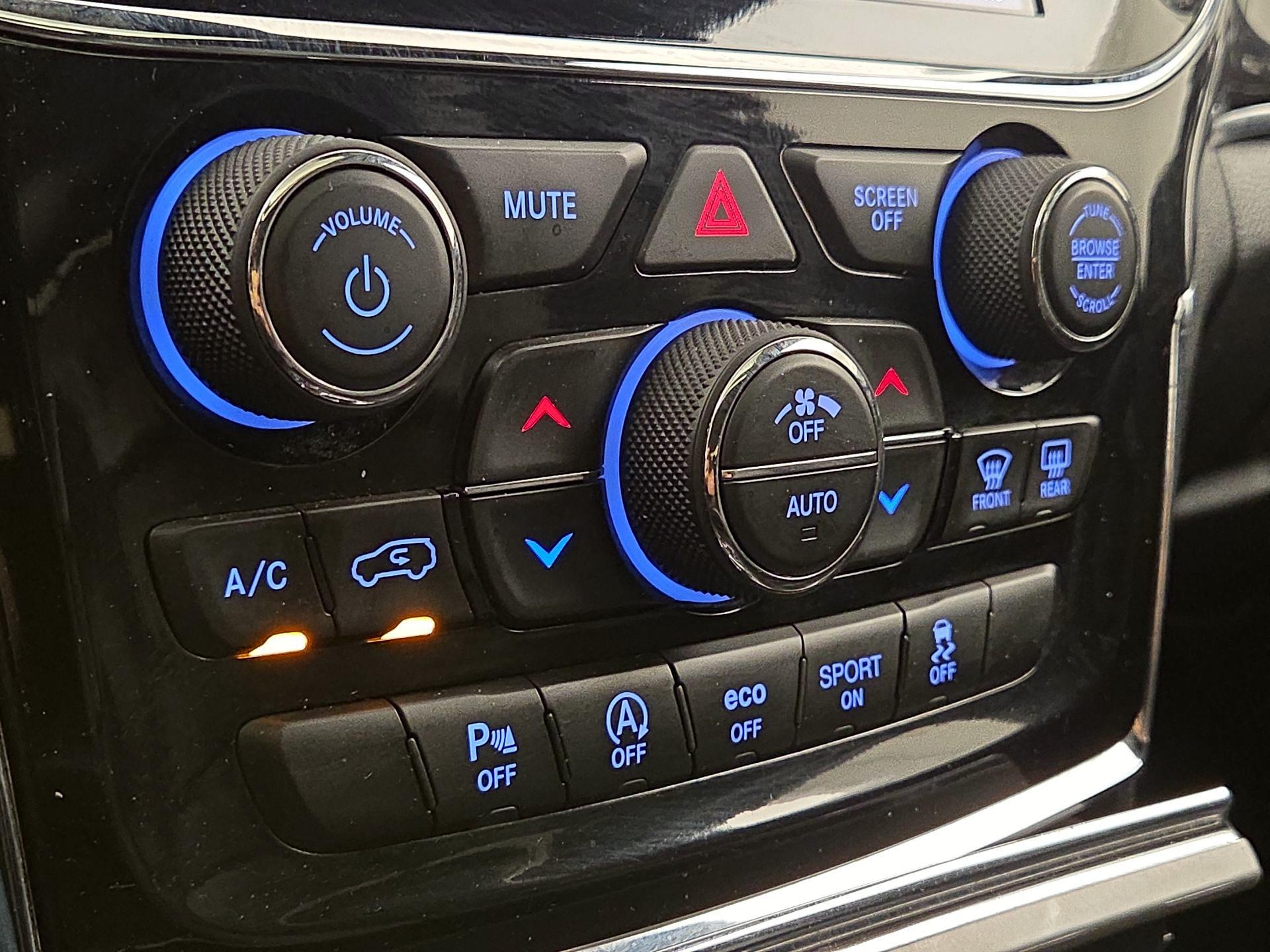 Thumbnail: 2019 Jeep Grand Cherokee - 15