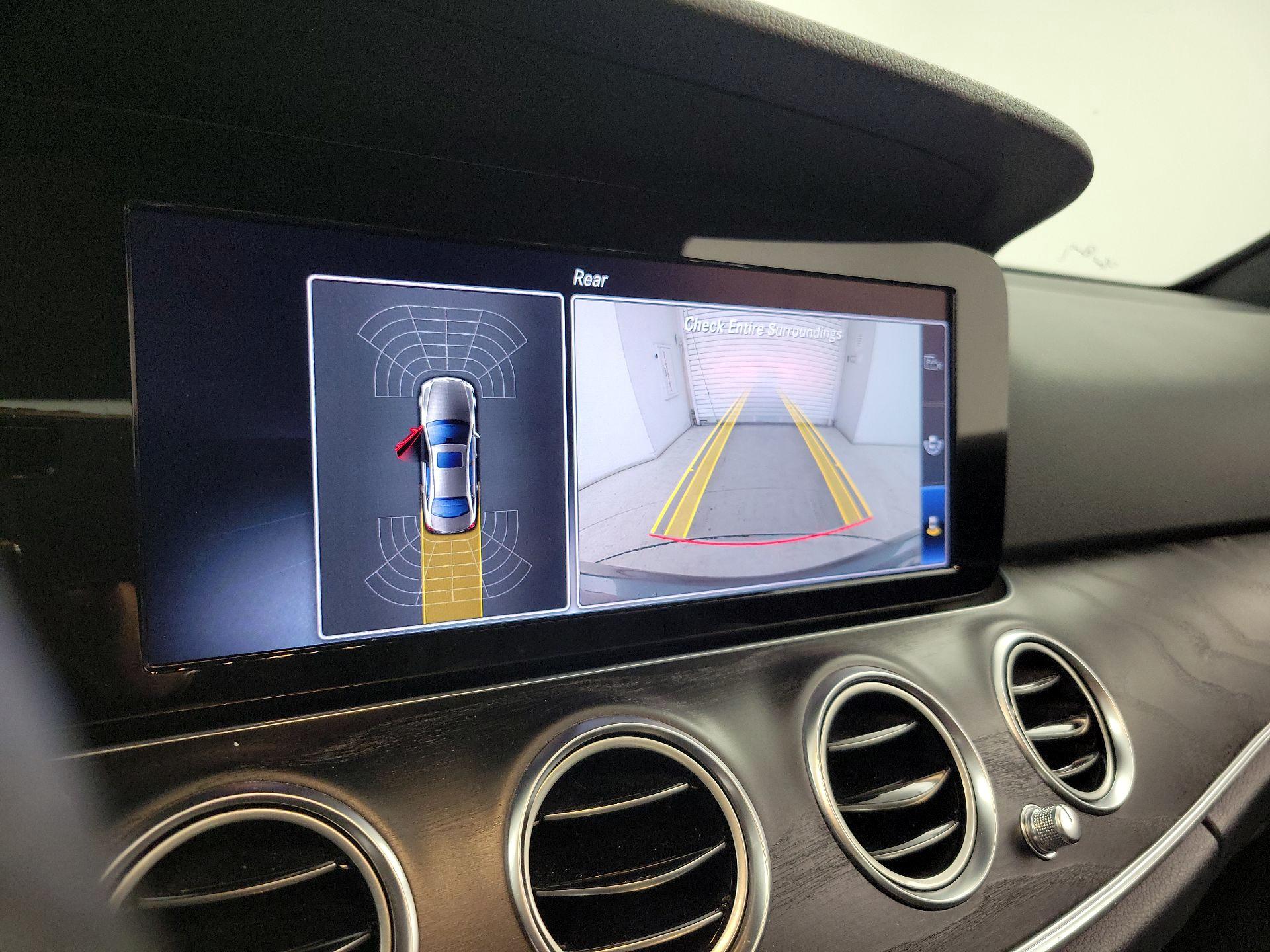 Thumbnail: 2018 Mercedes-Benz E-Class - 15