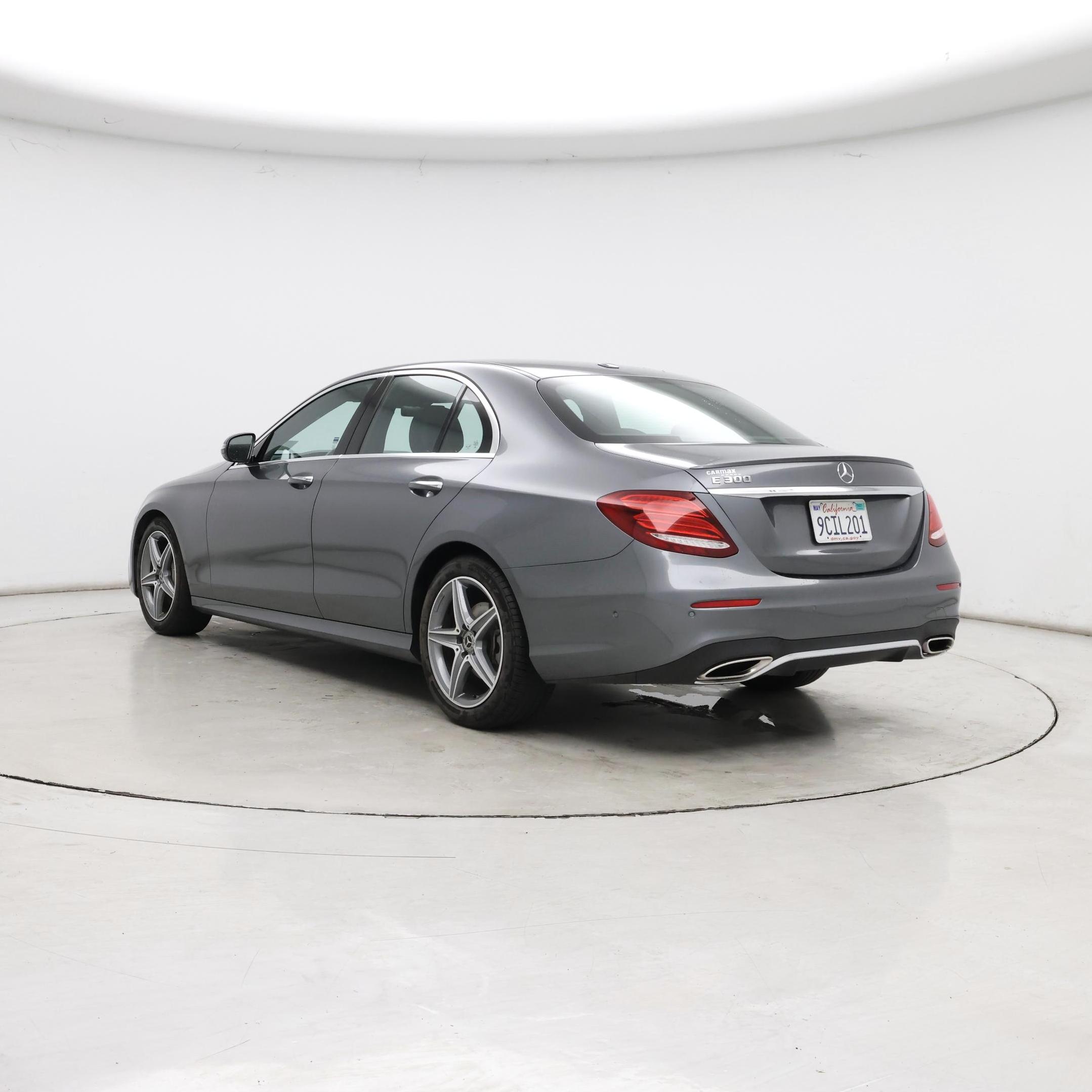 Thumbnail: 2018 Mercedes-Benz E-Class - 2