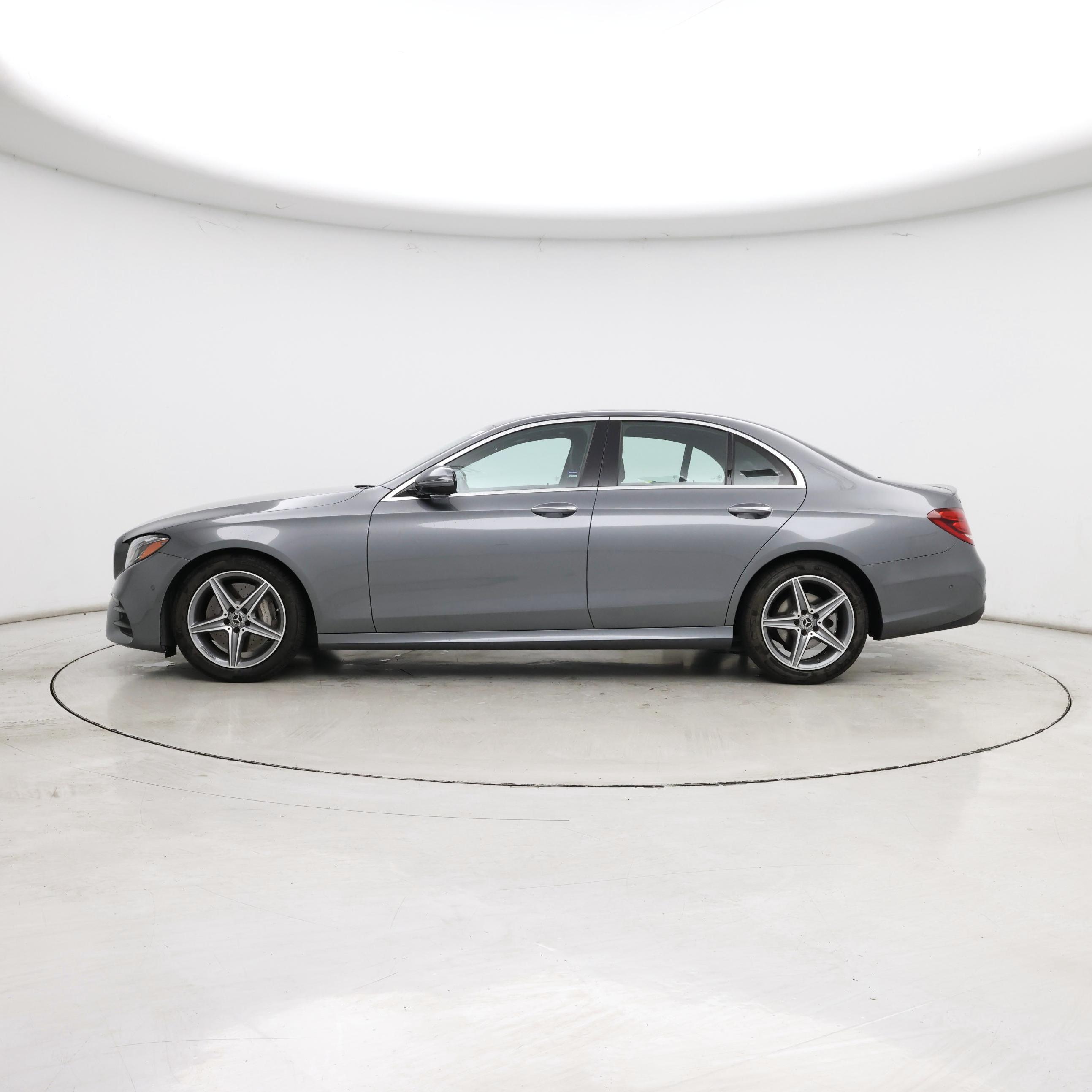 Thumbnail: 2018 Mercedes-Benz E-Class - 3