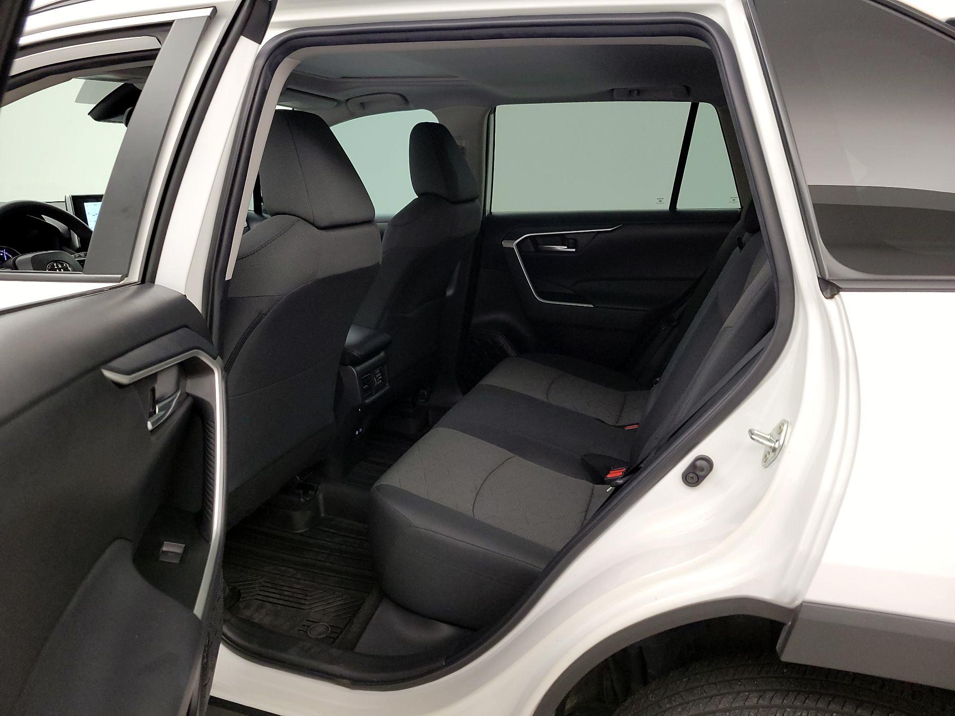 Thumbnail: 2023 Toyota RAV4 - 20