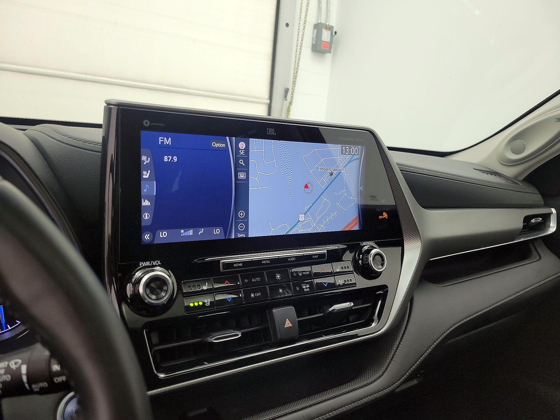 Thumbnail: 2020 Toyota Highlander - 14