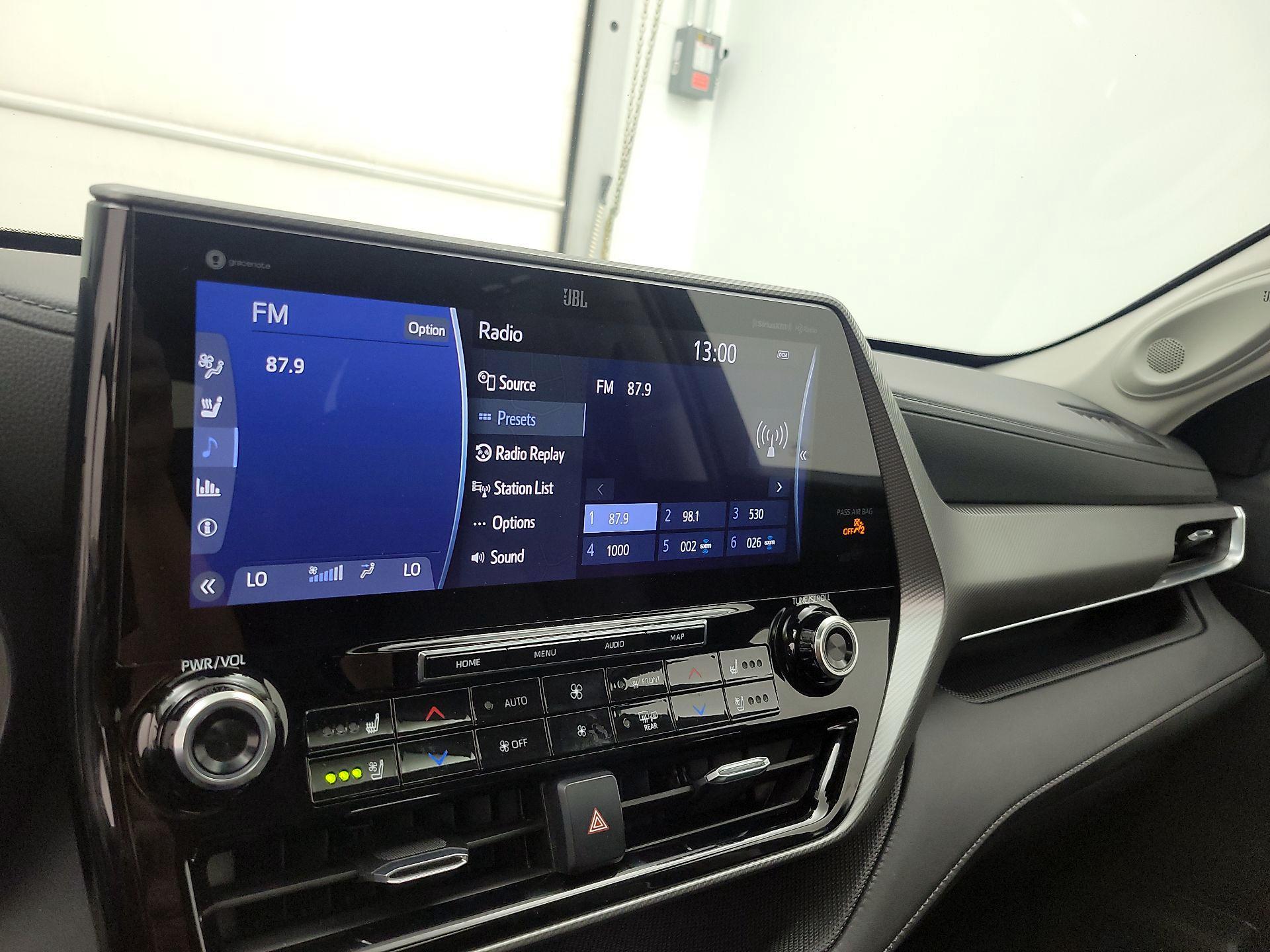 Thumbnail: 2020 Toyota Highlander - 16