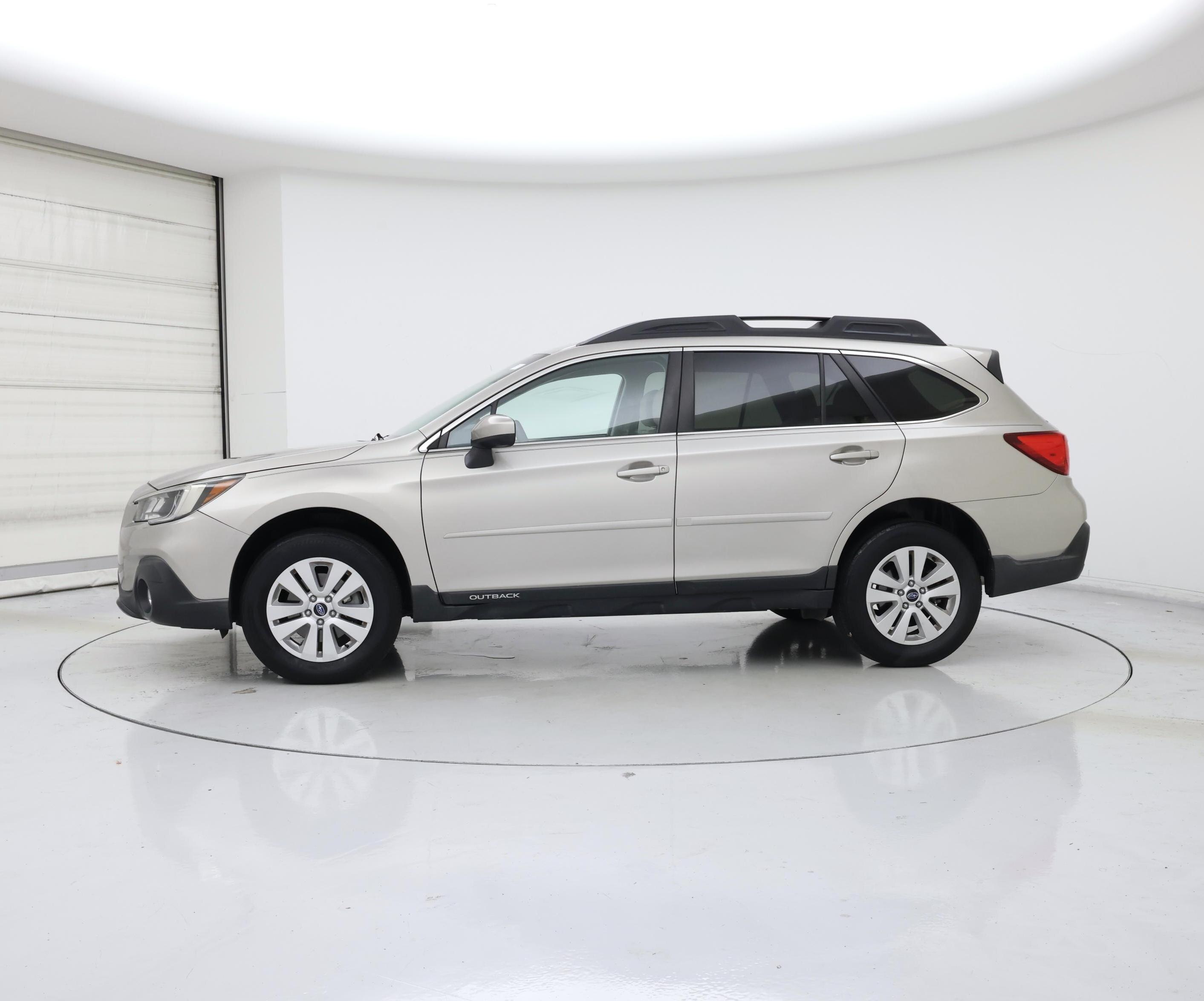 Thumbnail: 2019 Subaru Outback - 3