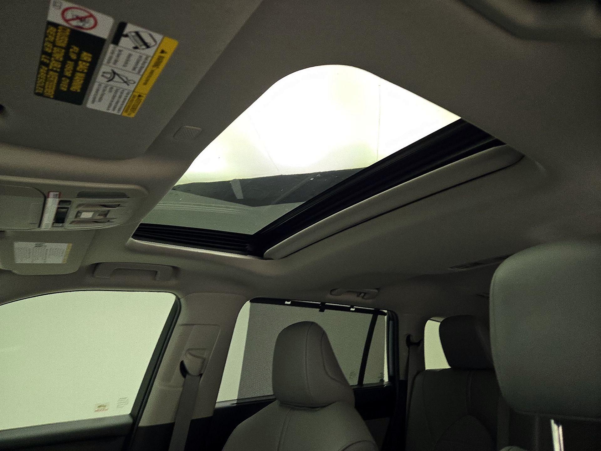 Thumbnail: 2020 Toyota Highlander - 19