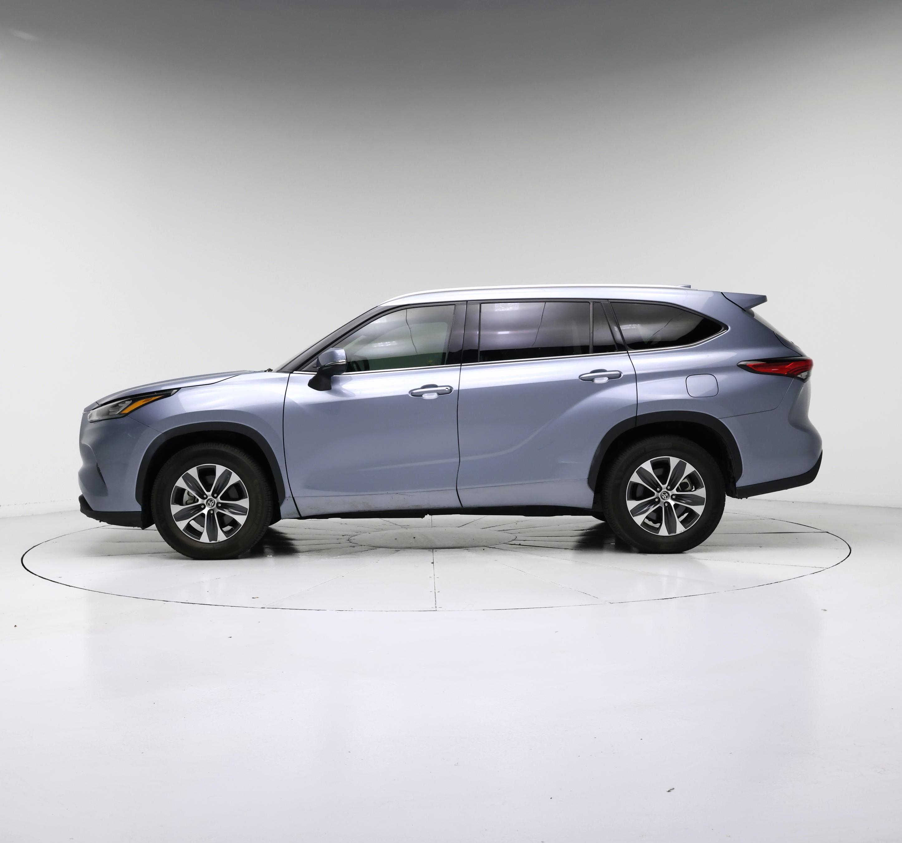 Thumbnail: 2020 Toyota Highlander - 3
