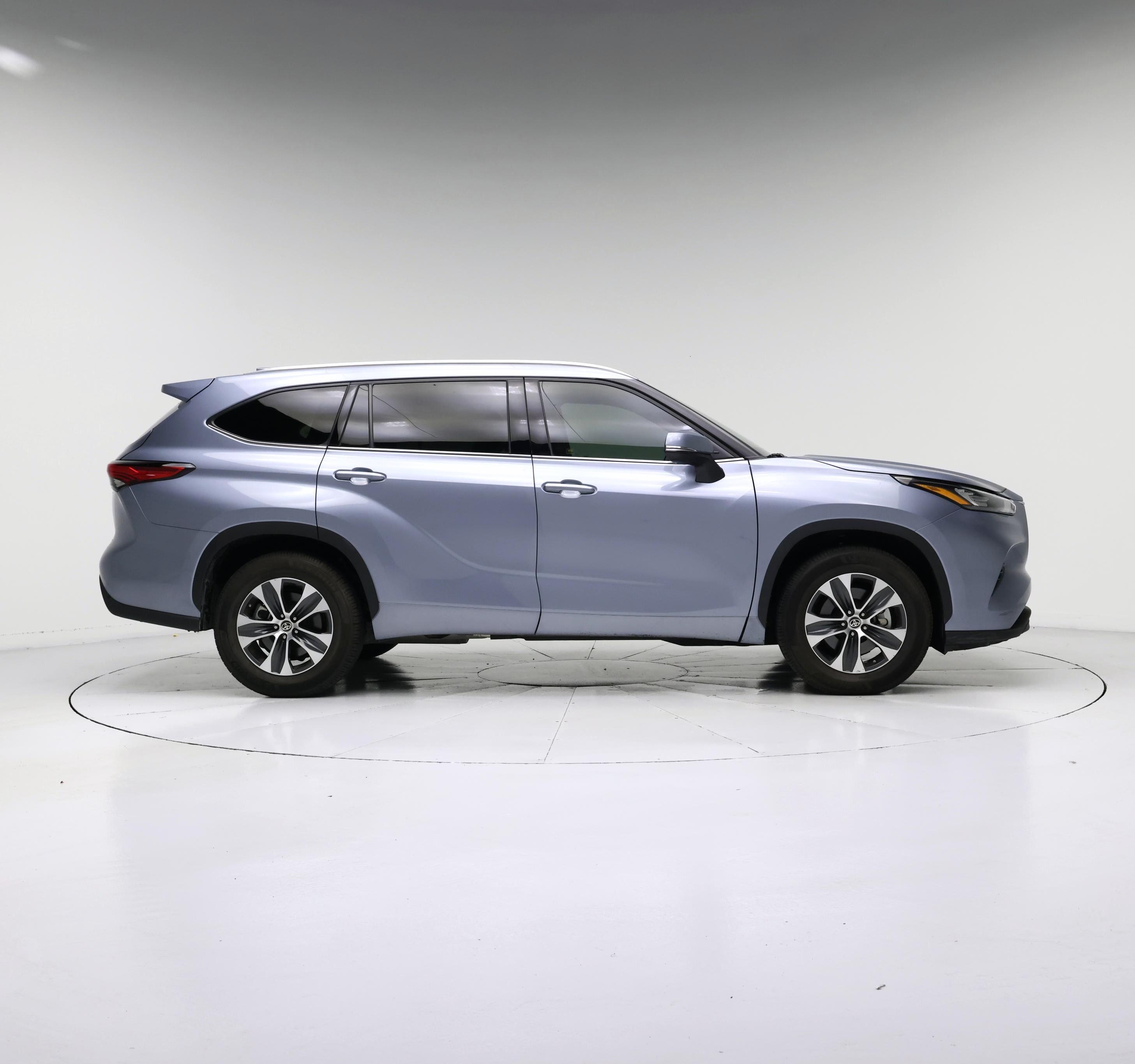 Thumbnail: 2020 Toyota Highlander - 7