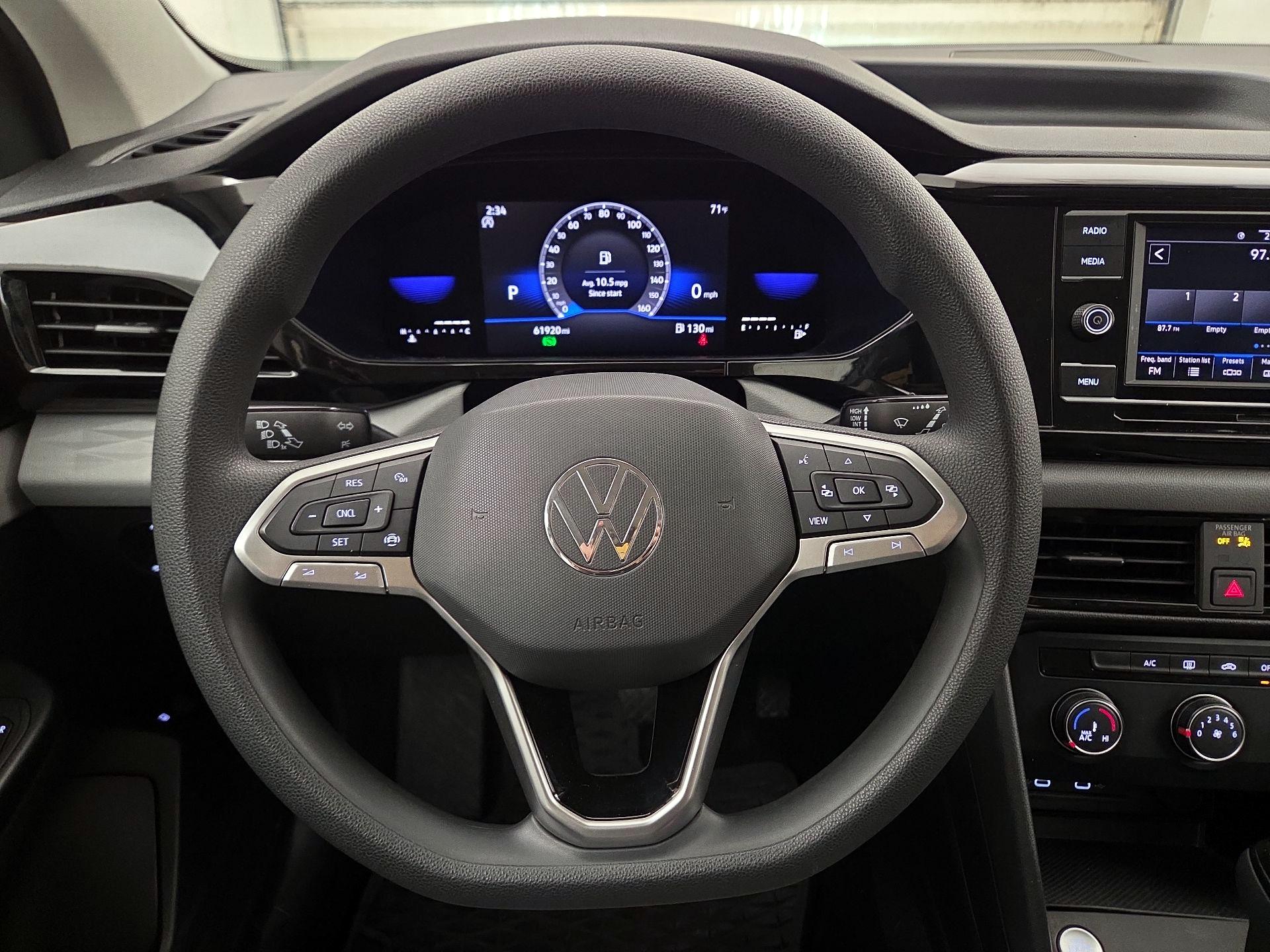Thumbnail: 2022 Volkswagen Taos - 10