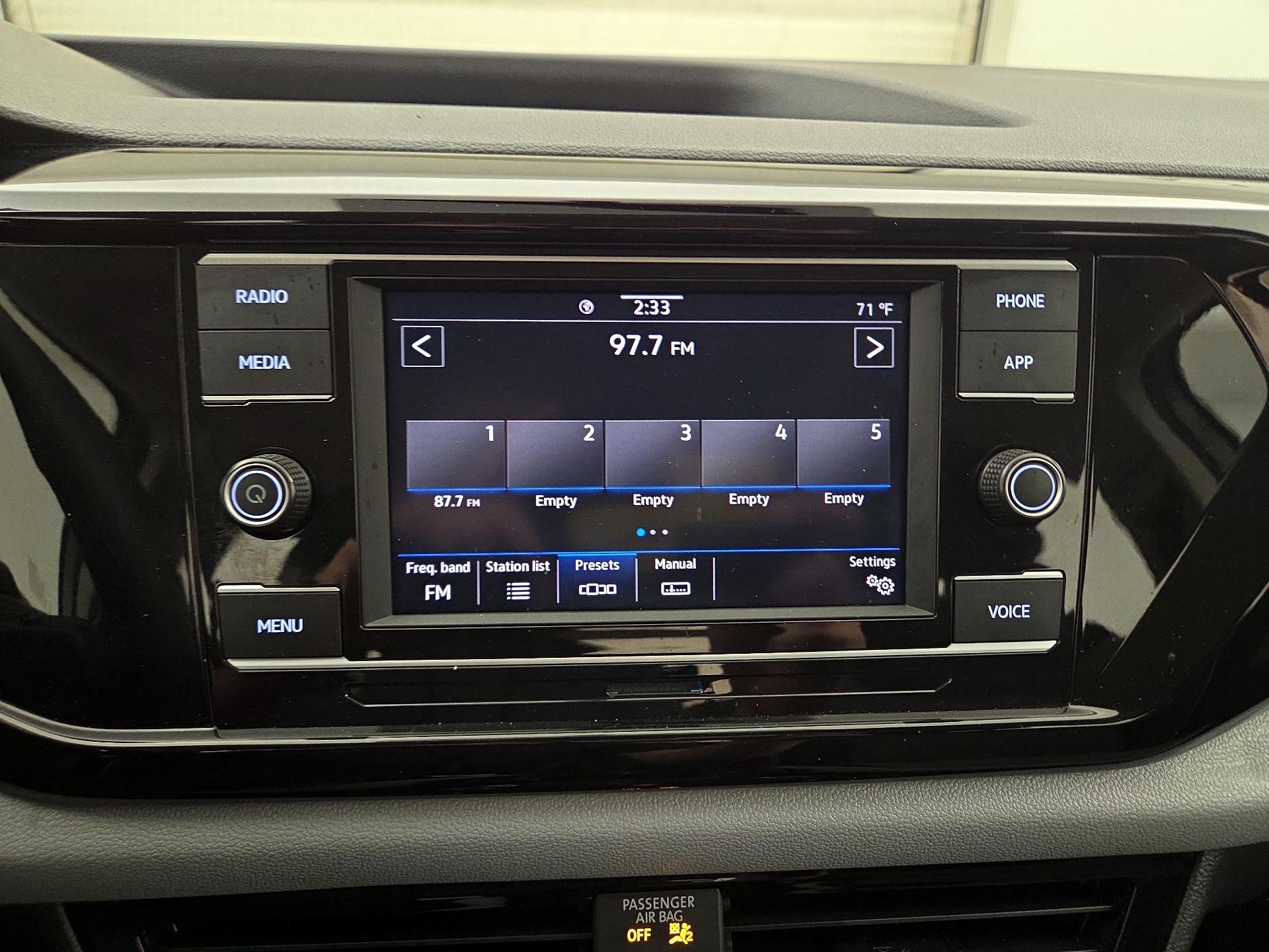 Thumbnail: 2022 Volkswagen Taos - 15