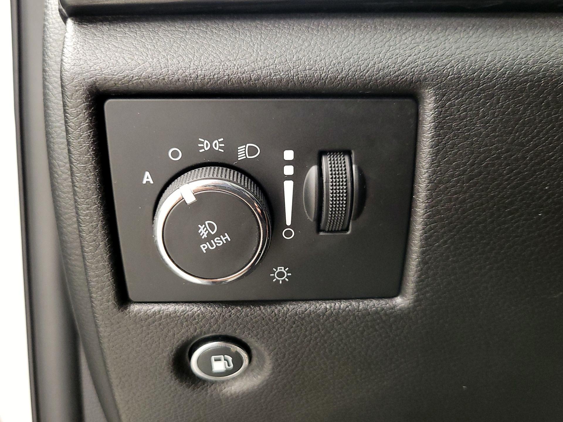 Thumbnail: 2019 Jeep Grand Cherokee - 13