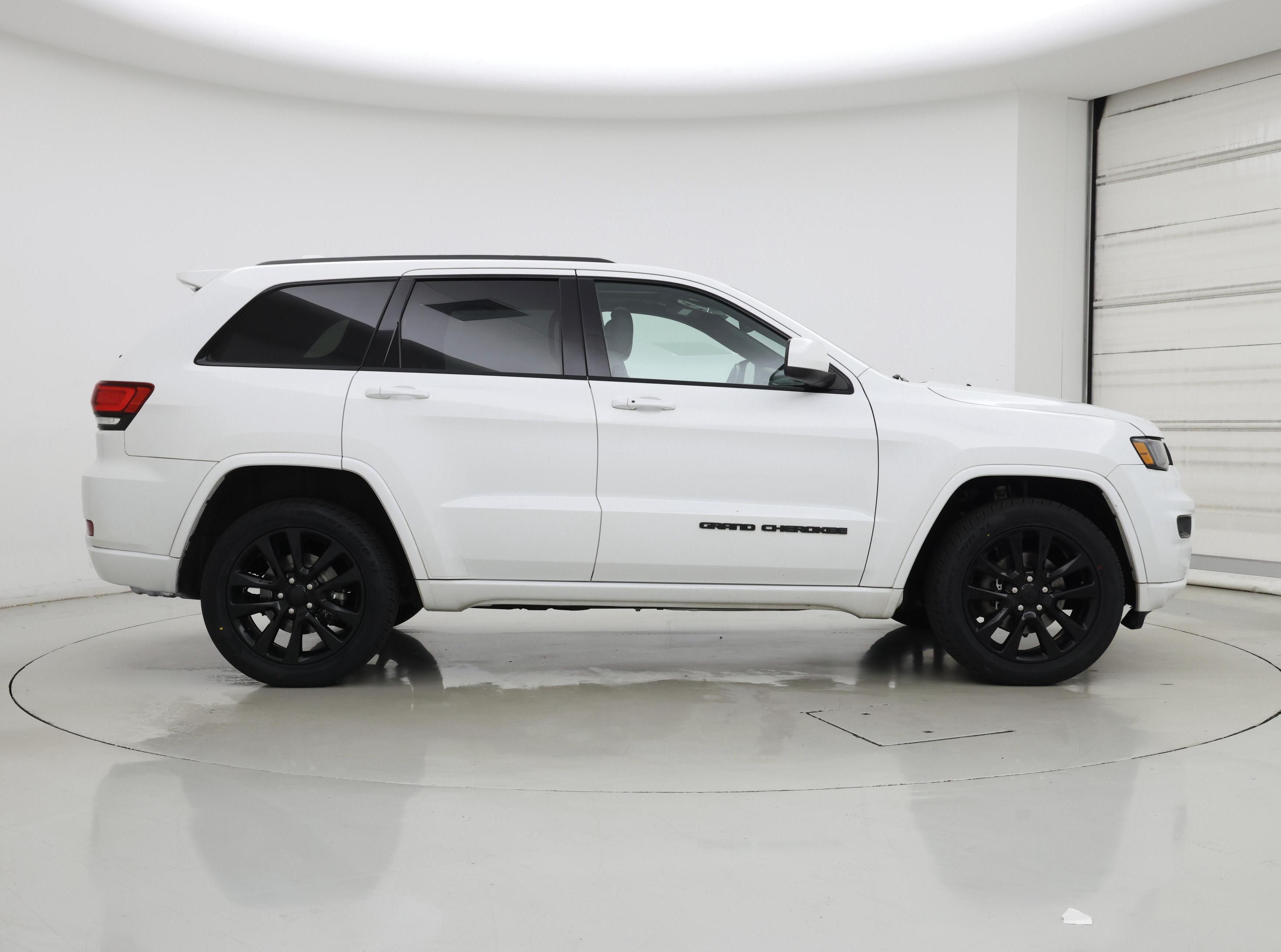 Thumbnail: 2019 Jeep Grand Cherokee - 7